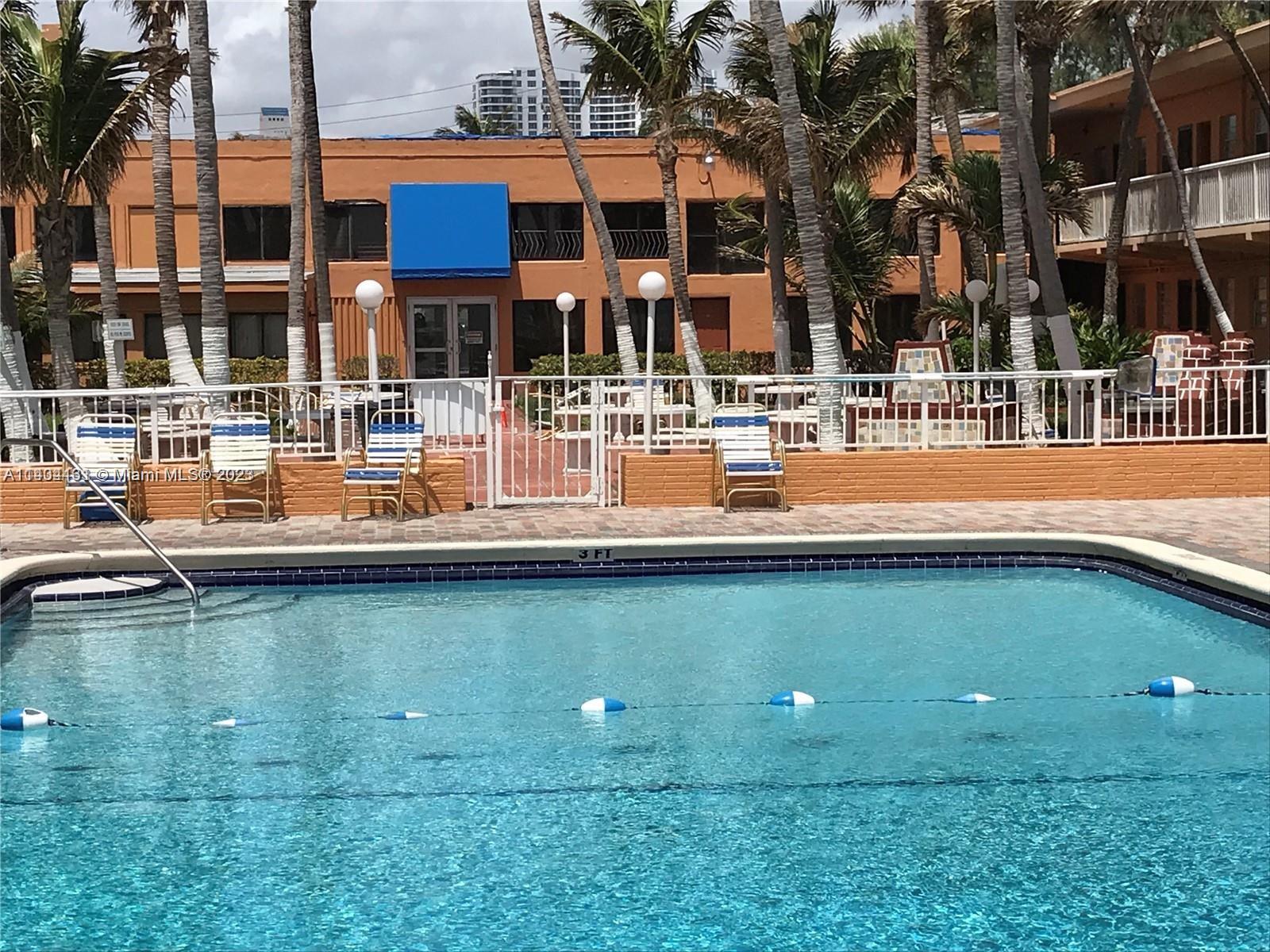 19051 Collins Ave Unit: D218