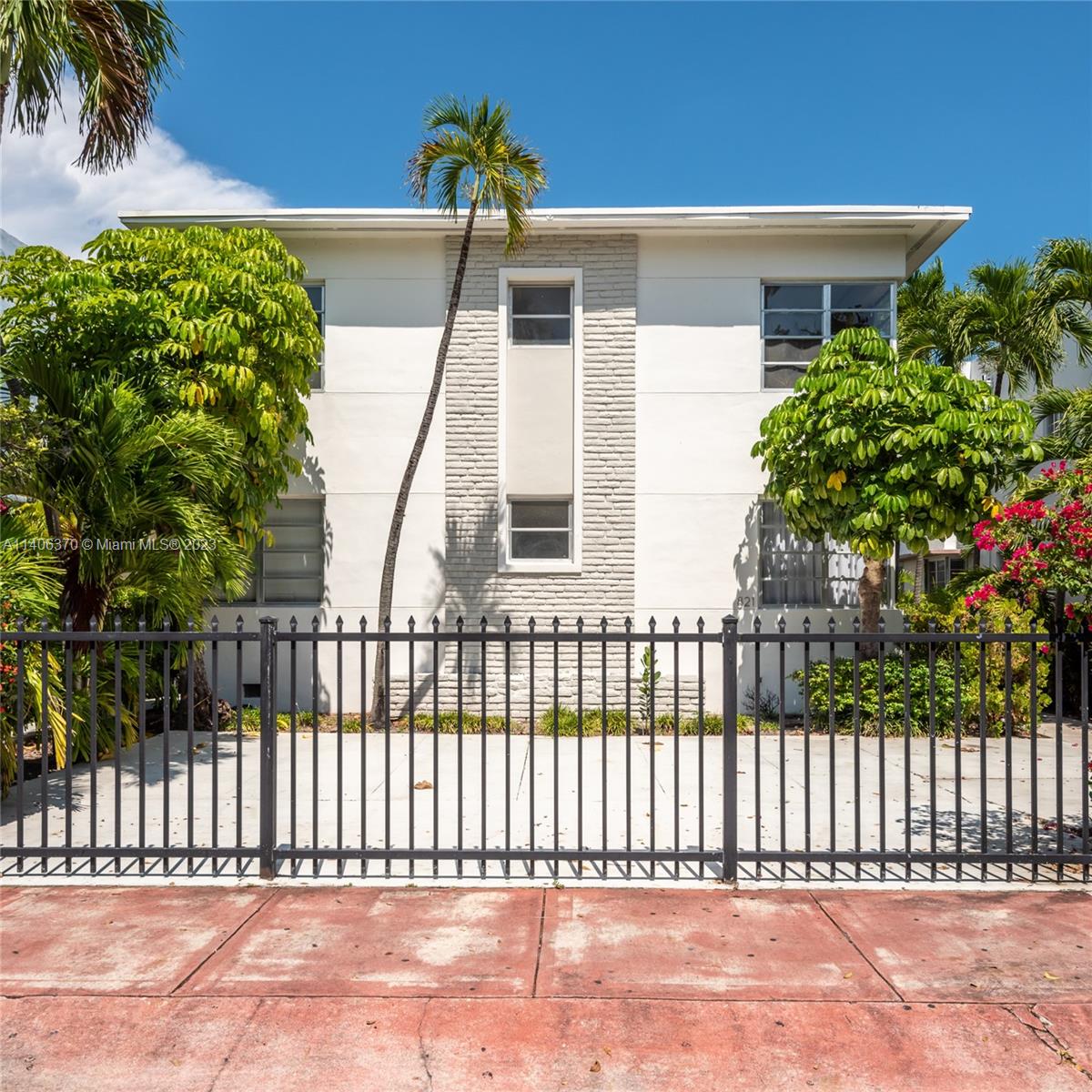823 Jefferson Ave Unit: 8