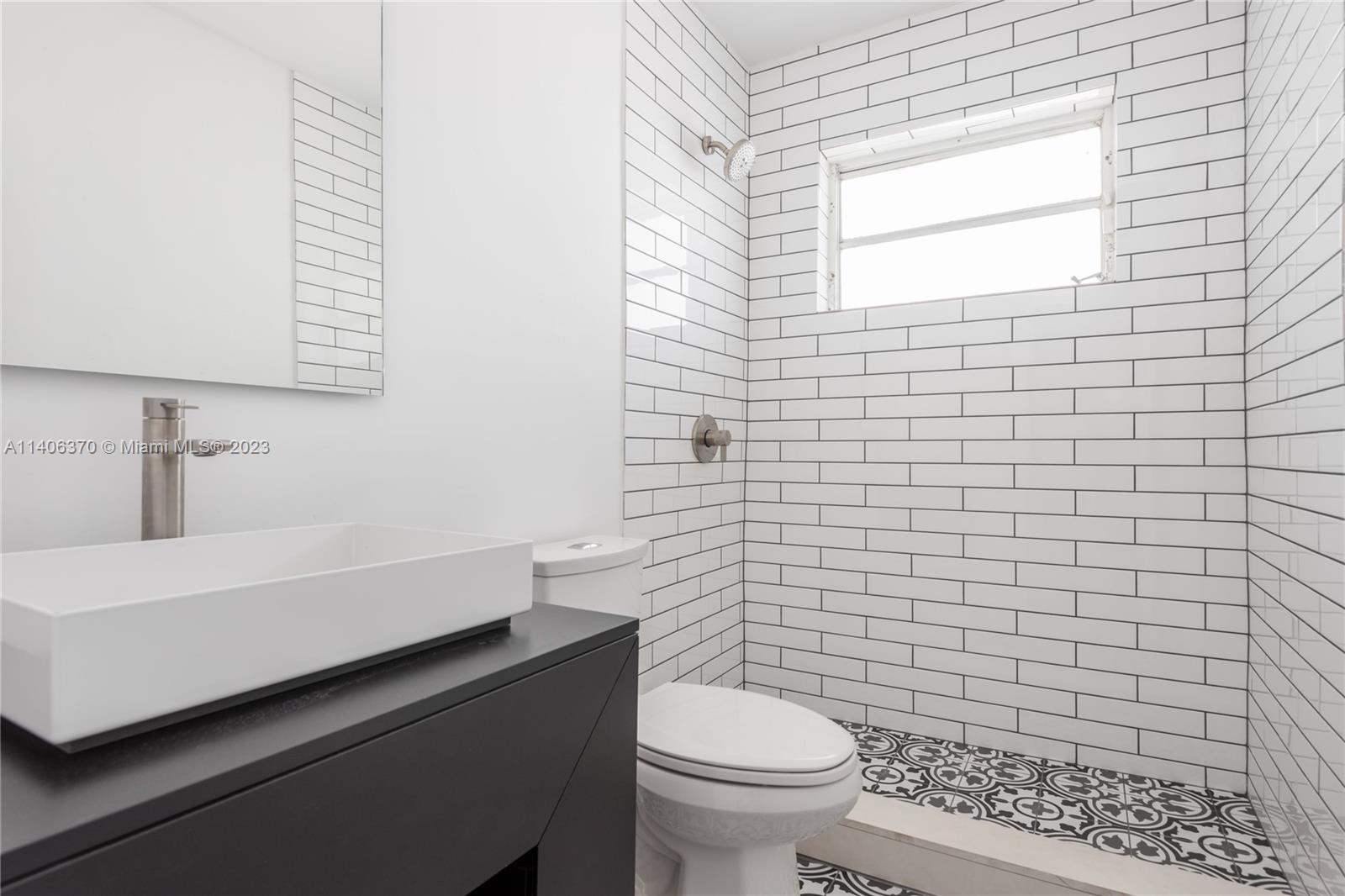 823 Jefferson Ave Unit: 8