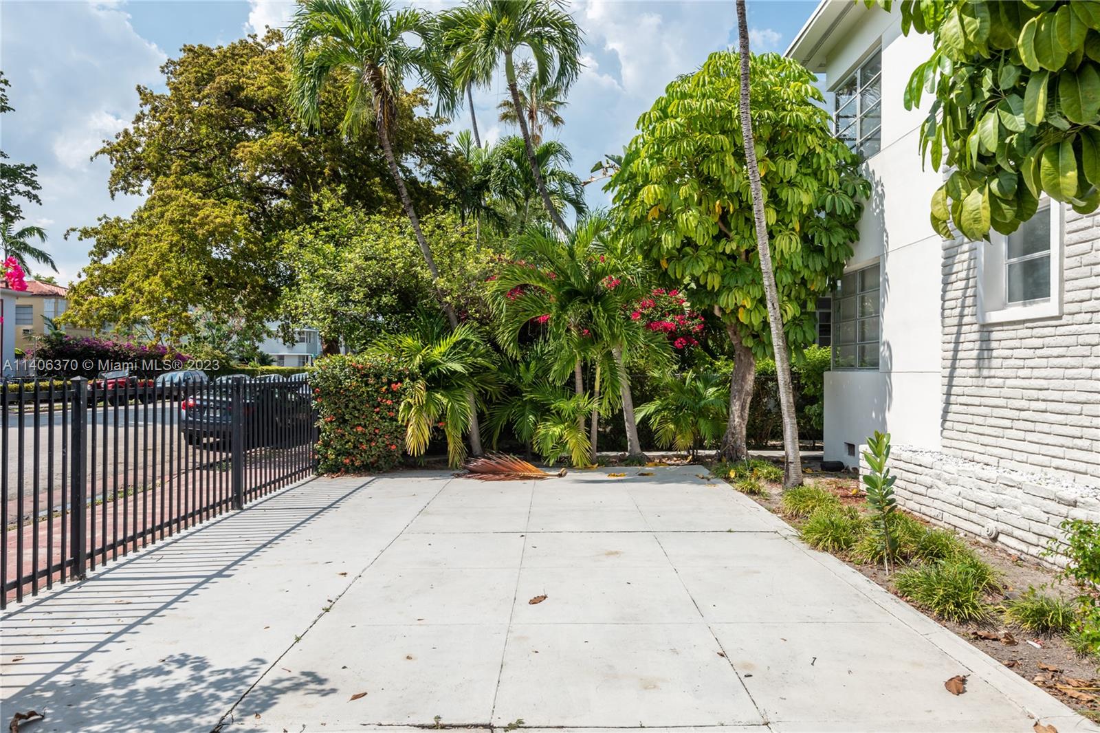 823 Jefferson Ave Unit: 8
