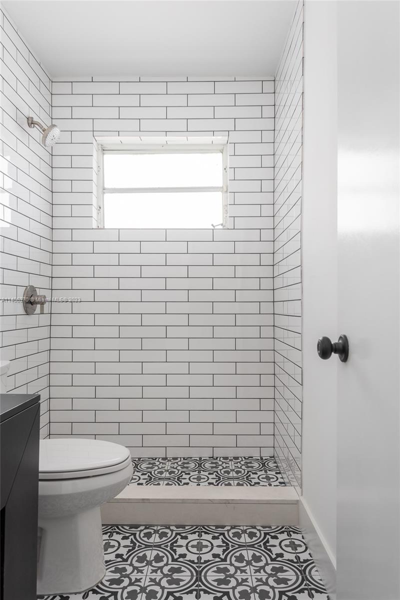 823 Jefferson Ave Unit: 8