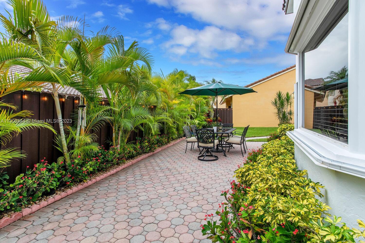 4381 SW 154 Ct