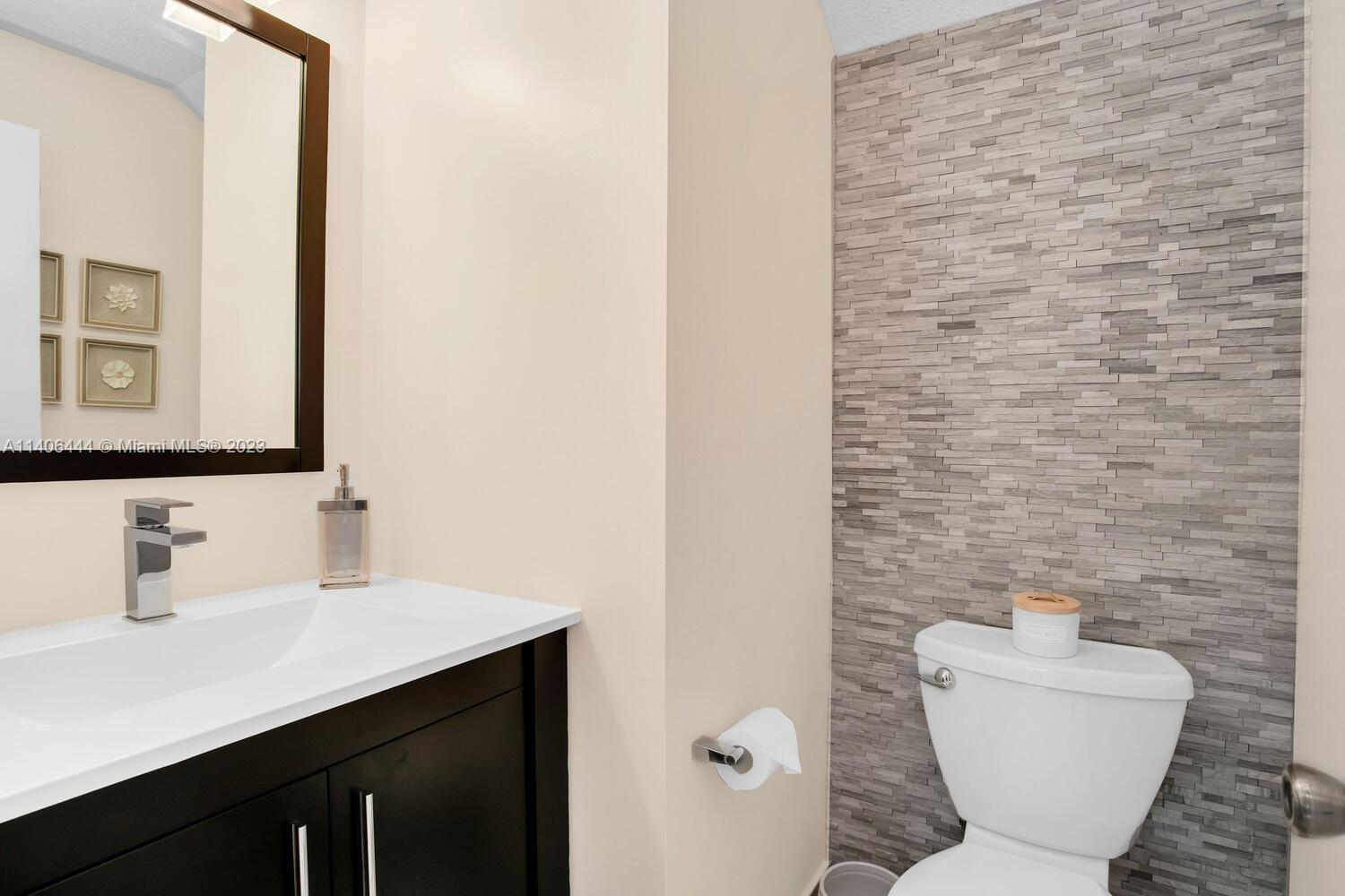 4381 SW 154 Ct