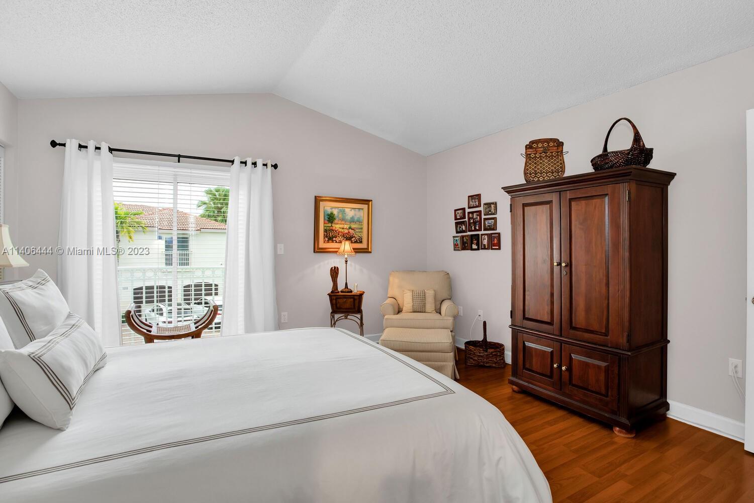 4381 SW 154 Ct