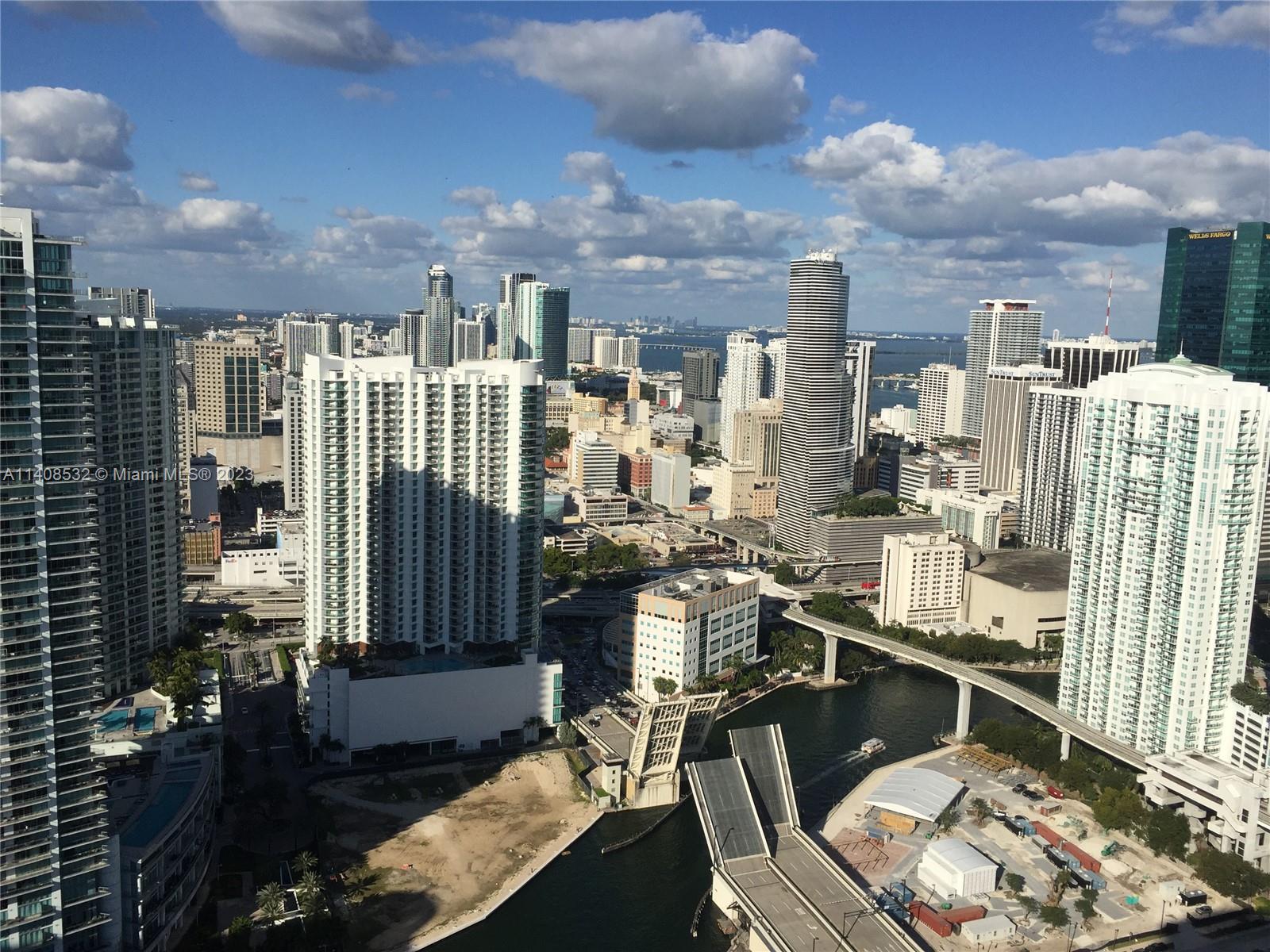 90 SW 3rd St Unit: 4311