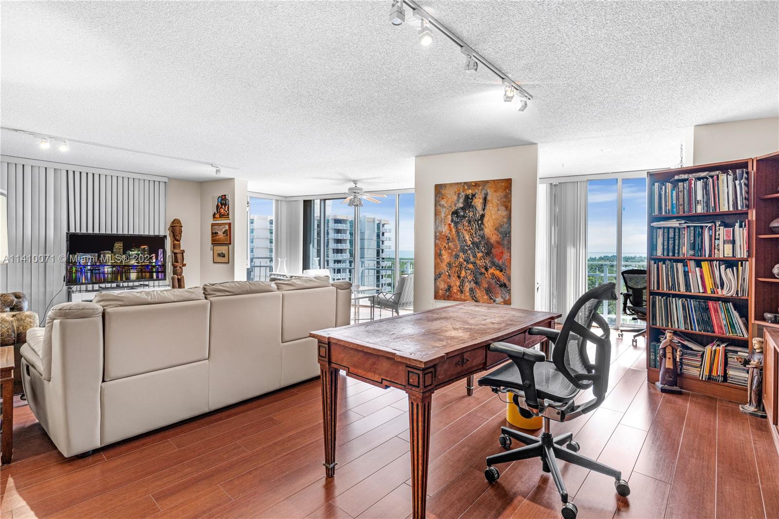 600 Grapetree Dr Unit: PH11ES