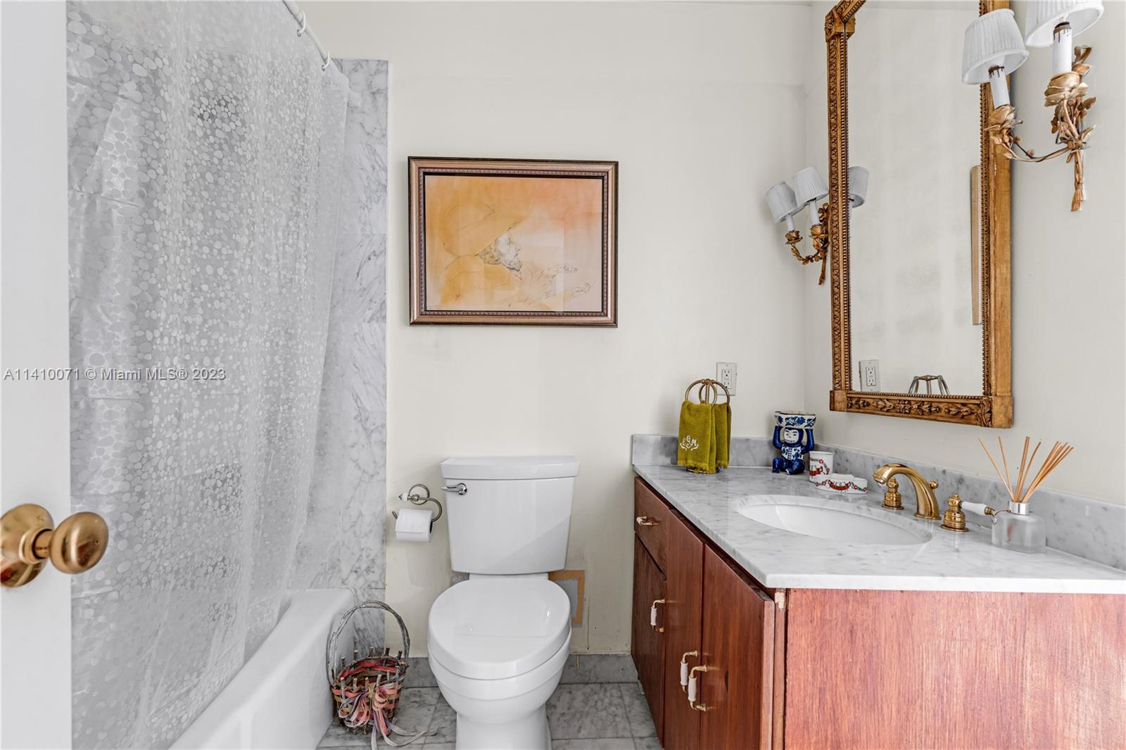600 Grapetree Dr Unit: PH11ES