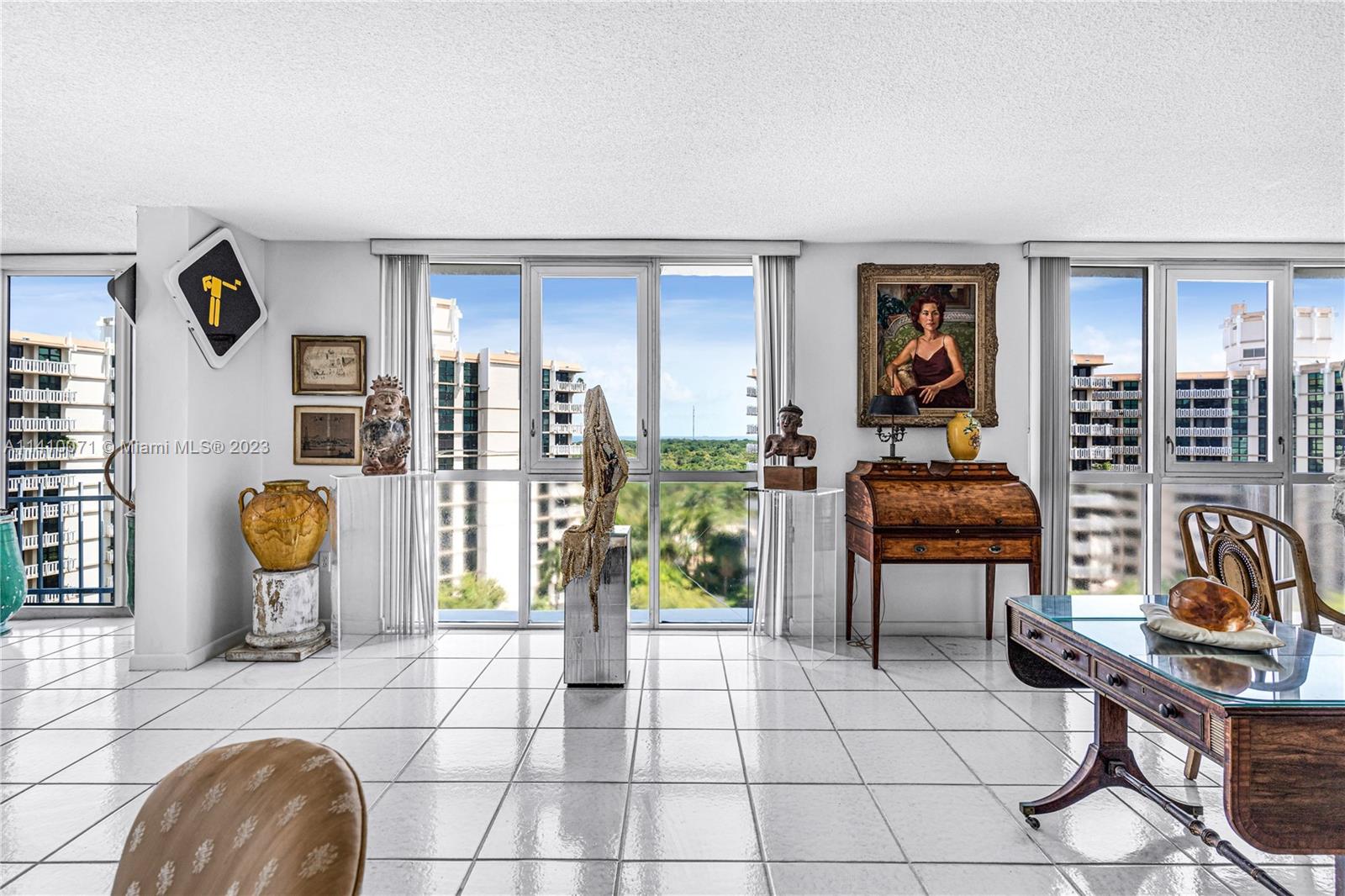 600 Grapetree Dr Unit: PH11ES