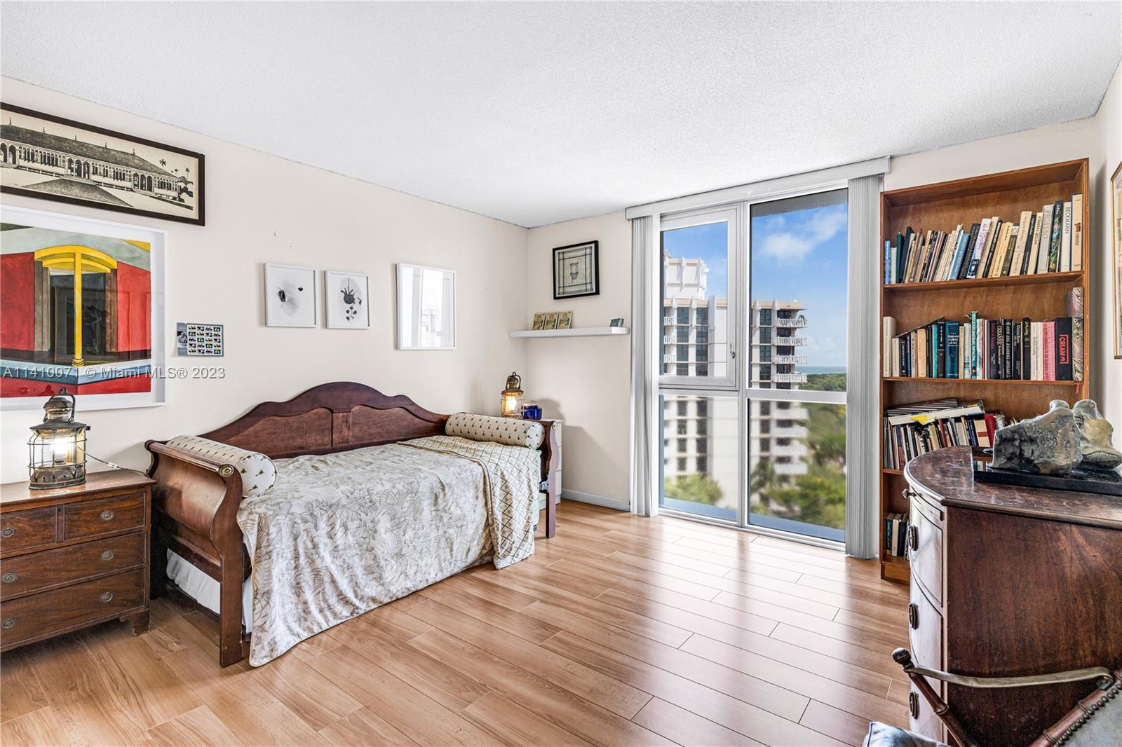 600 Grapetree Dr Unit: PH11ES