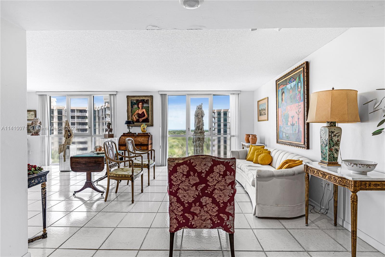 600 Grapetree Dr Unit: PH11ES