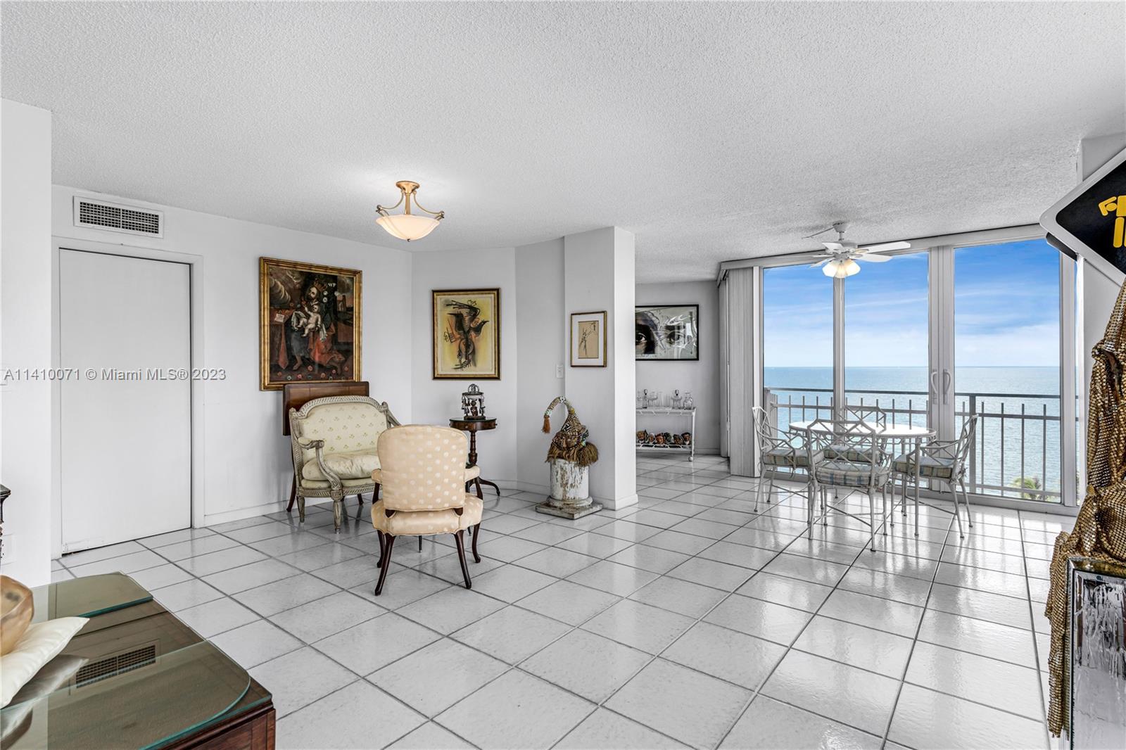 600 Grapetree Dr Unit: PH11ES