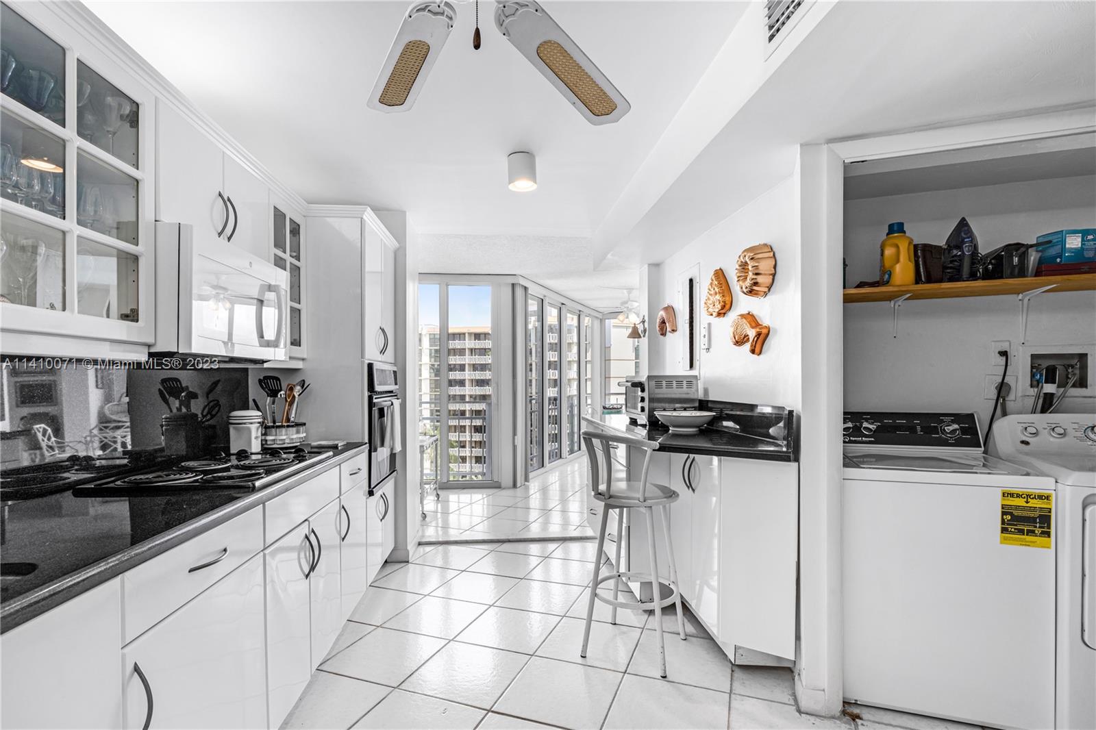 600 Grapetree Dr Unit: PH11ES