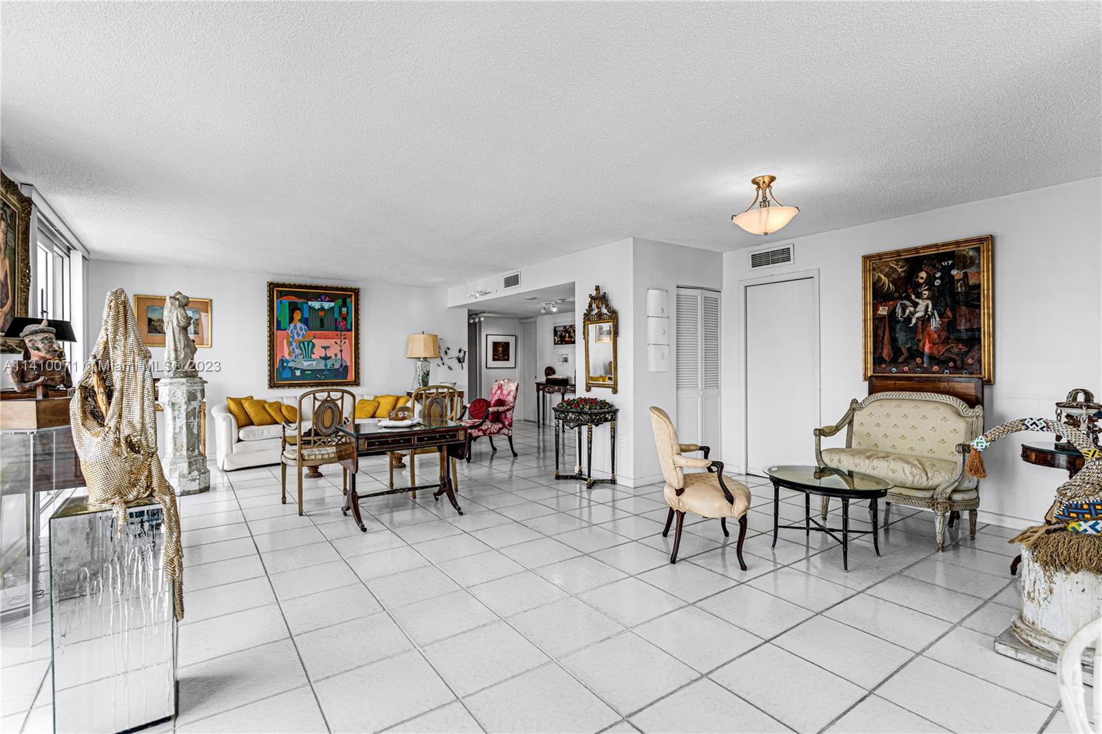 600 Grapetree Dr Unit: PH11ES