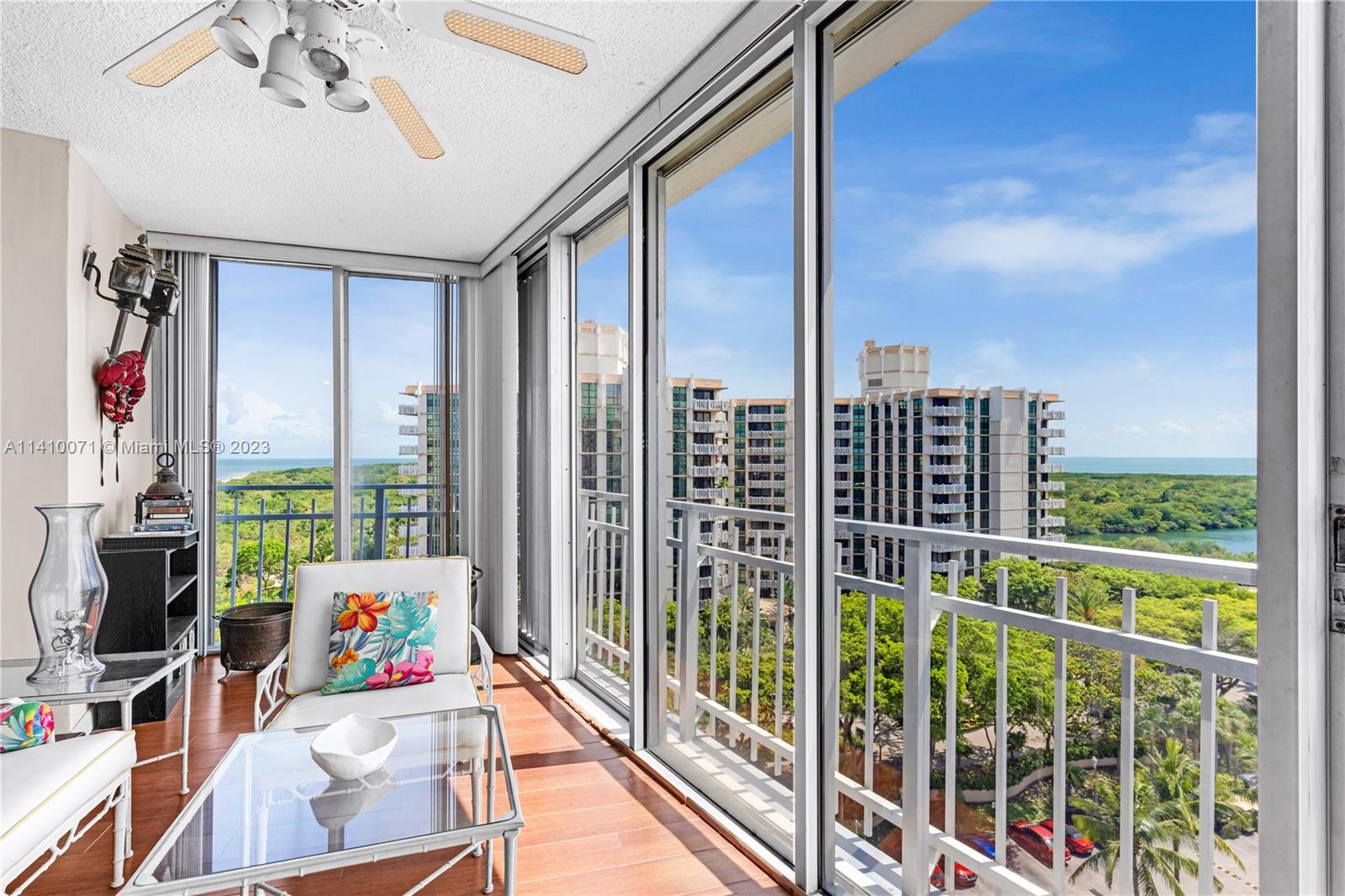 600 Grapetree Dr Unit: PH11ES