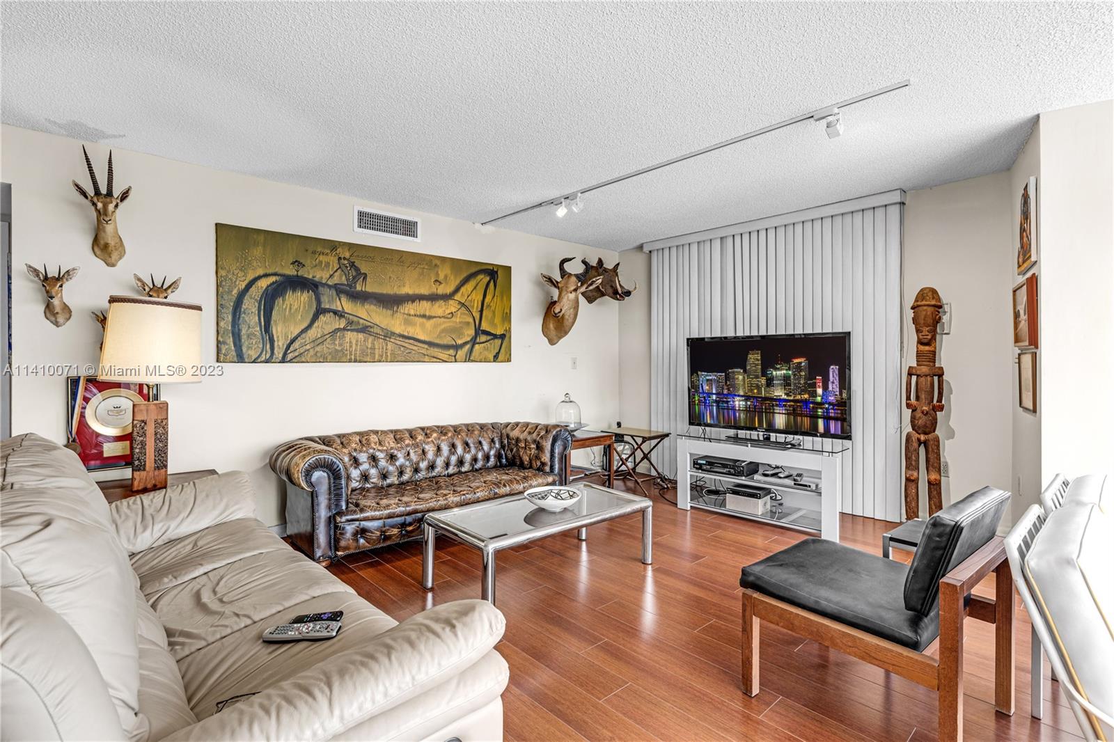 600 Grapetree Dr Unit: PH11ES