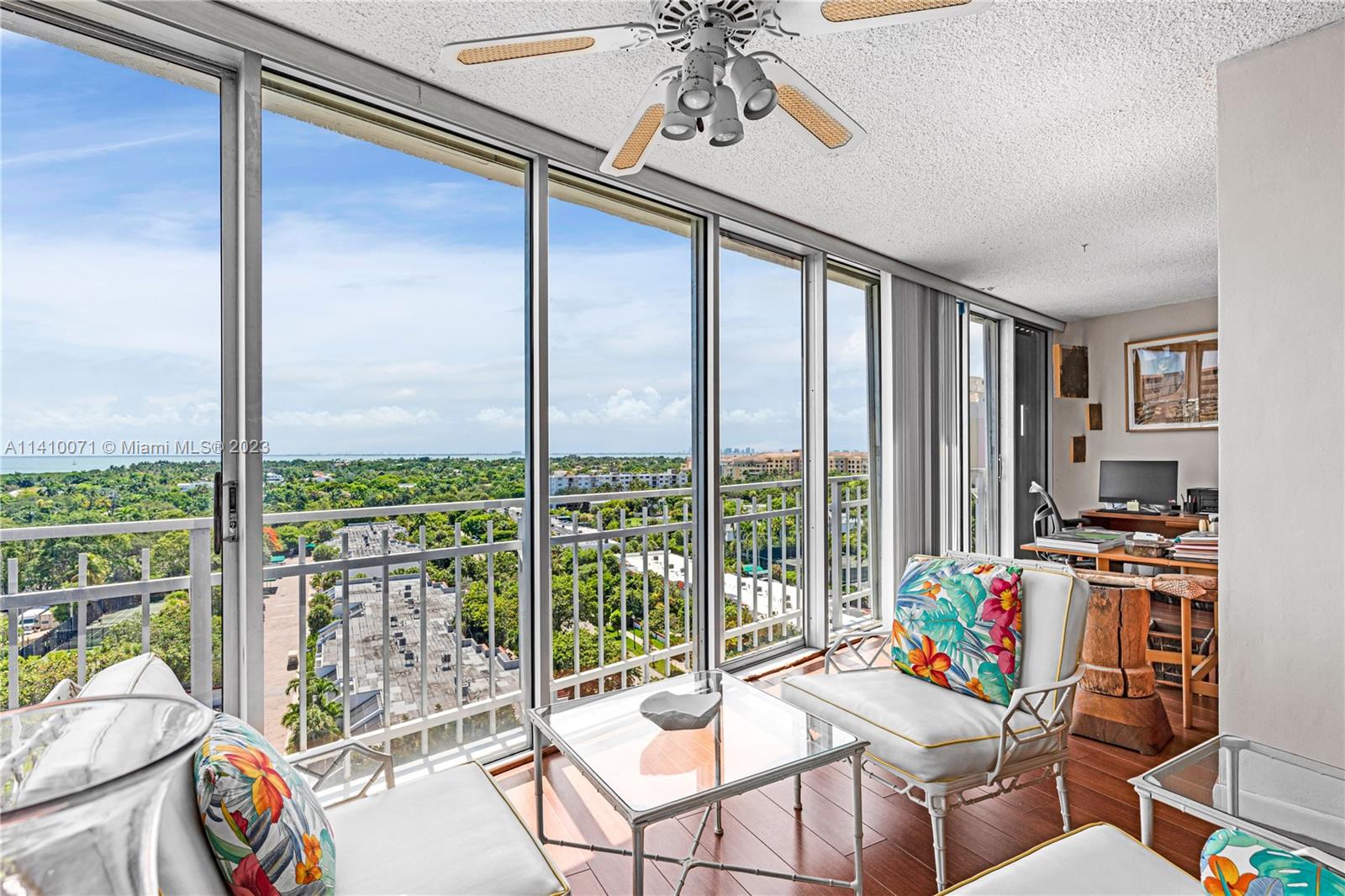 600 Grapetree Dr Unit: PH11ES