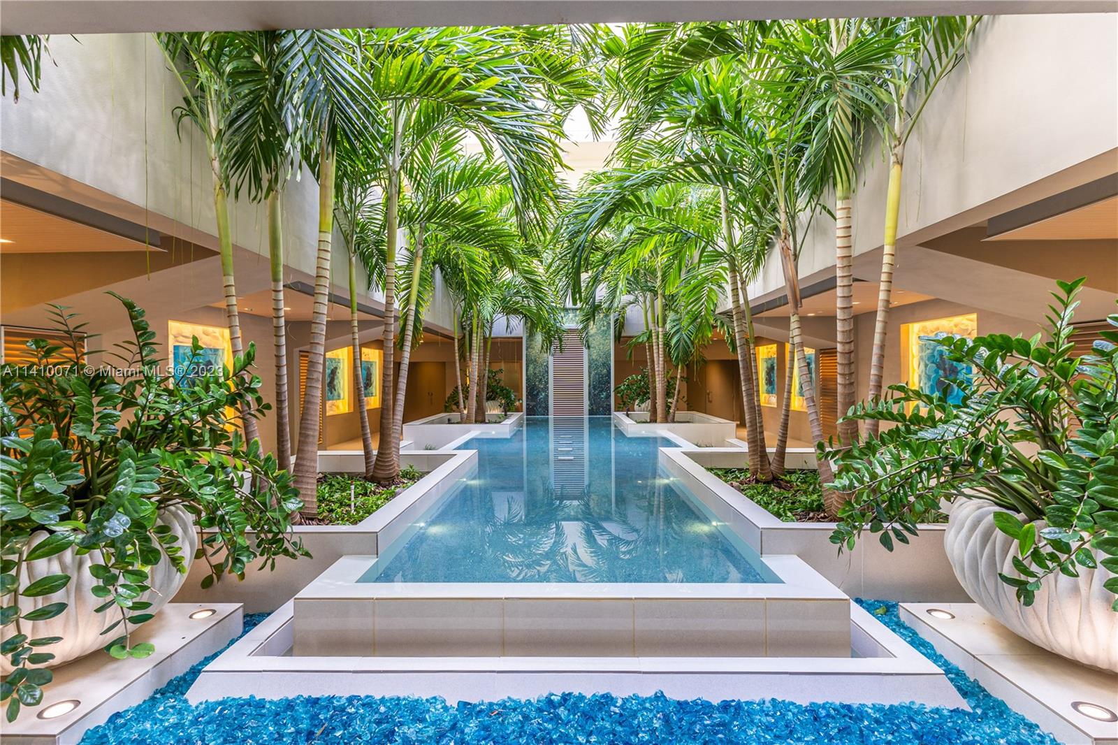 600 Grapetree Dr Unit: PH11ES