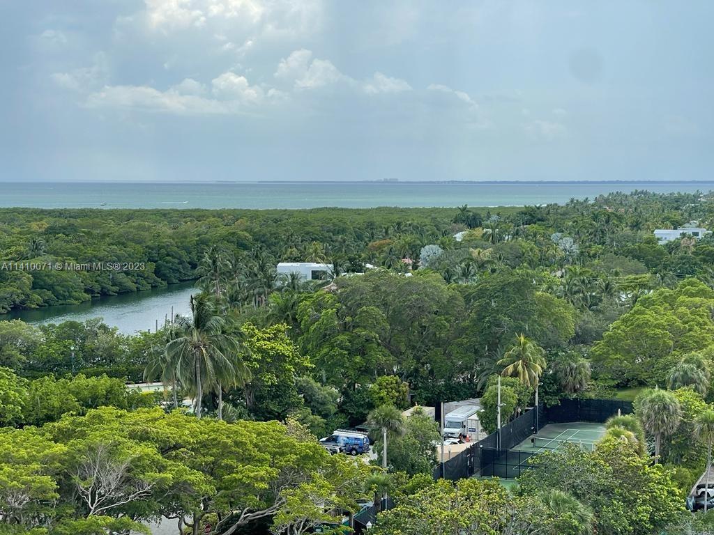600 Grapetree Dr Unit: PH11ES