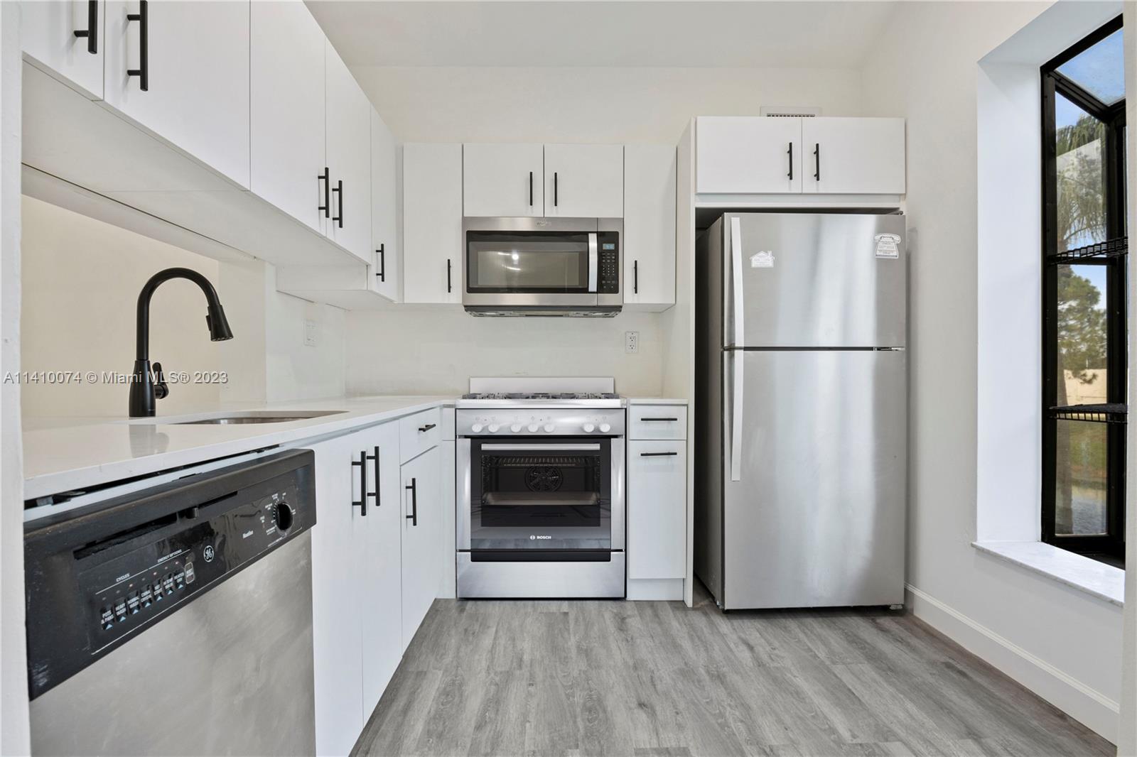 707 Gardens Dr Unit: 203