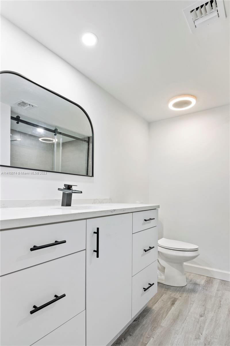 707 Gardens Dr Unit: 203