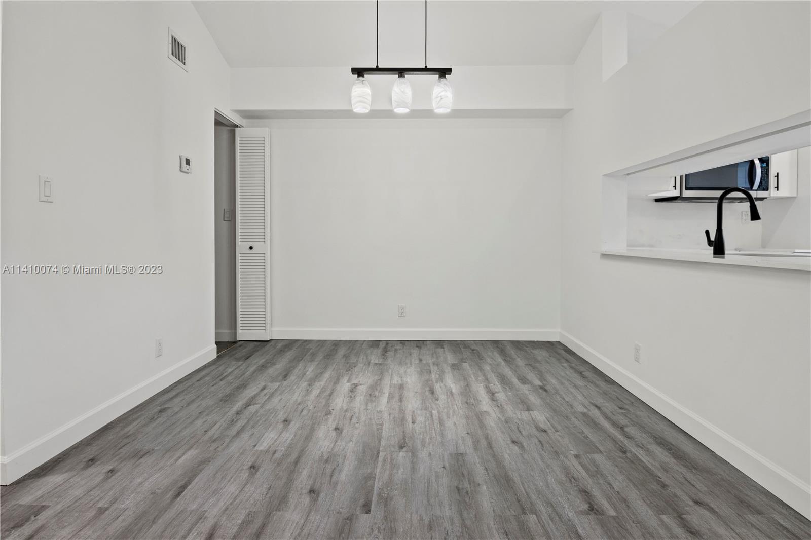 707 Gardens Dr Unit: 203
