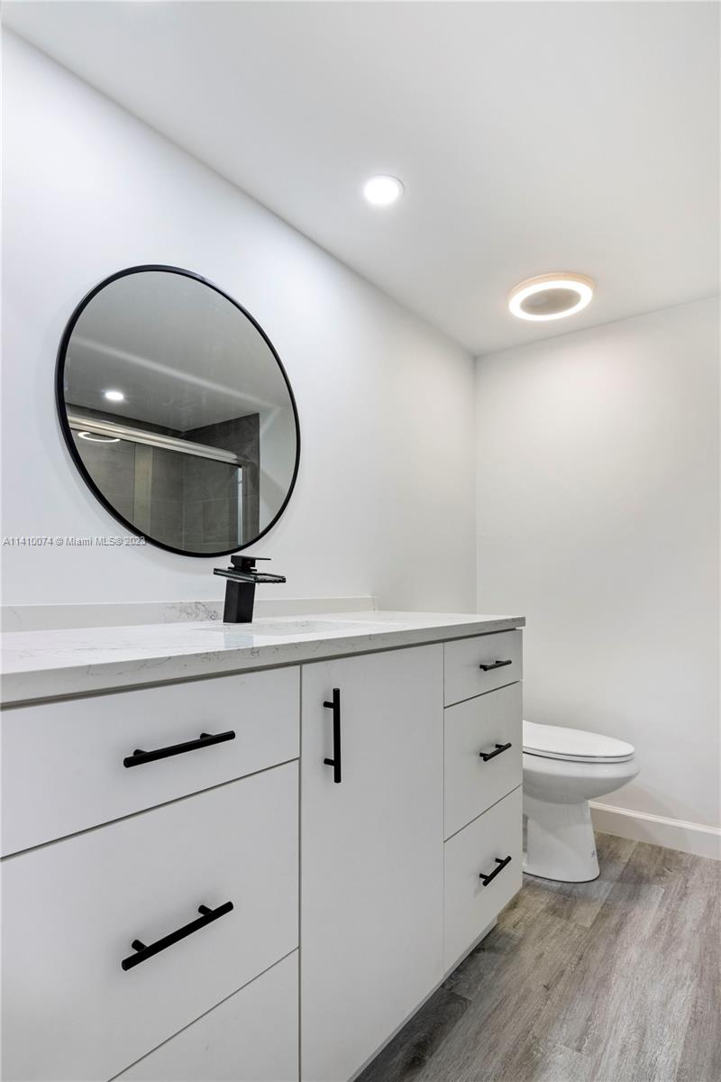 707 Gardens Dr Unit: 203