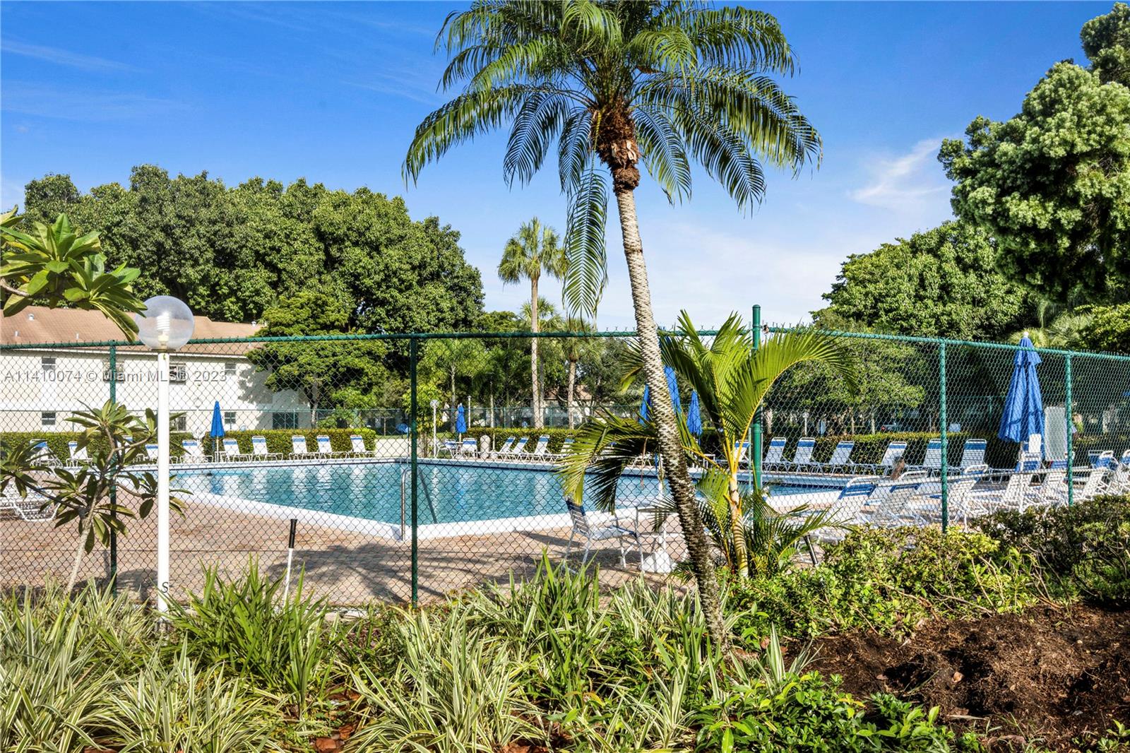 707 Gardens Dr Unit: 203