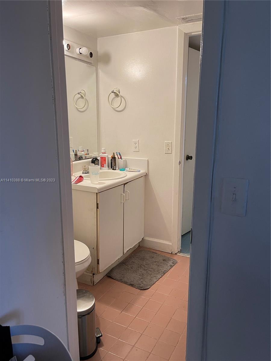 1021 Adams Ave Unit: 1021F