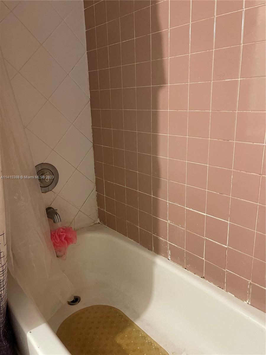 1021 Adams Ave Unit: 1021F
