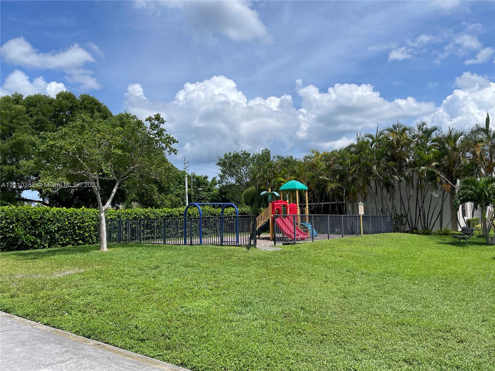 1021 Adams Ave Unit: 1021F