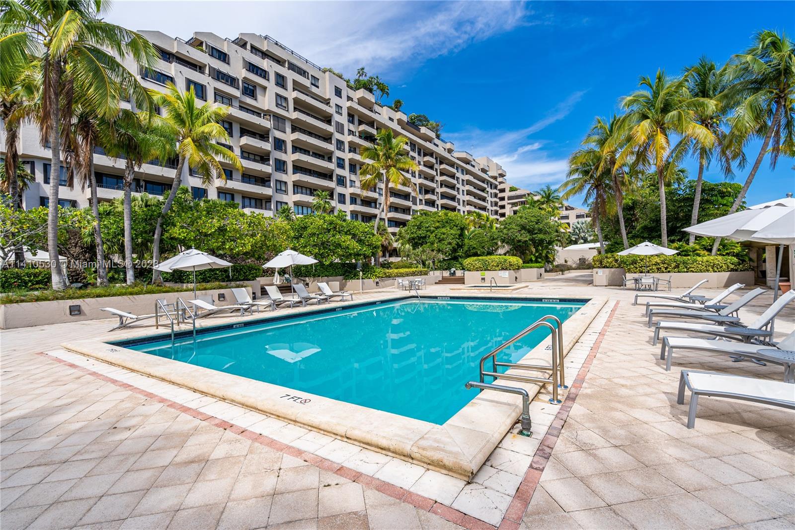 151 Crandon Blvd Unit: 142