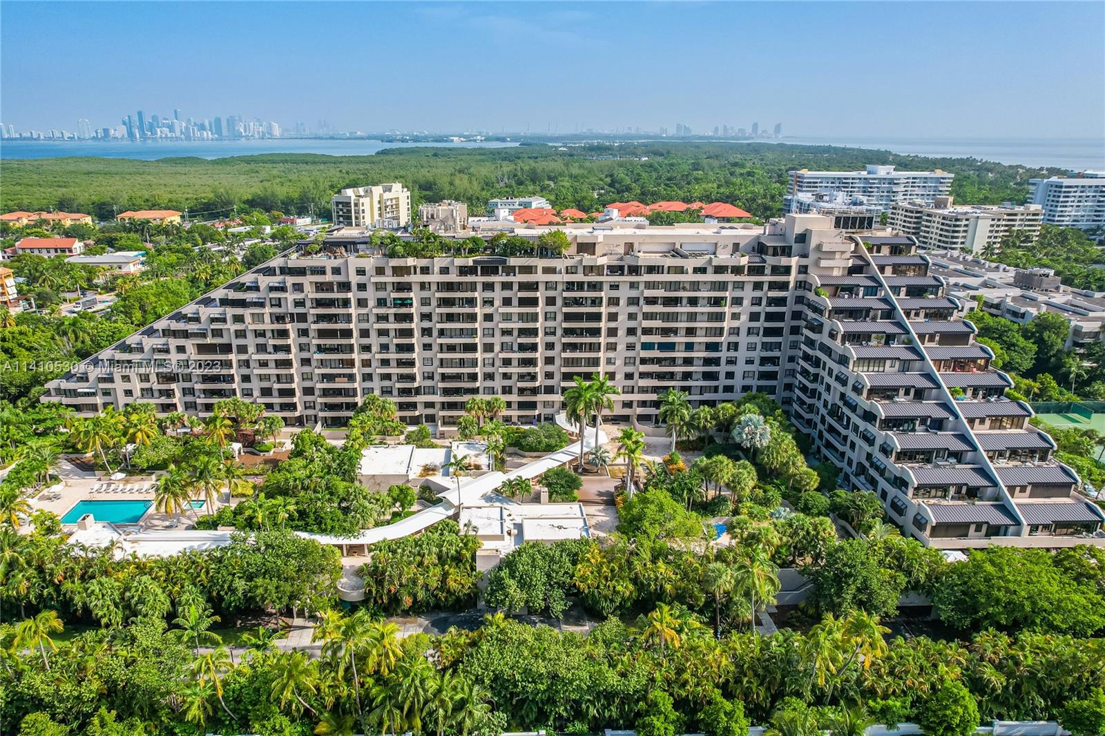 151 Crandon Blvd Unit: 142