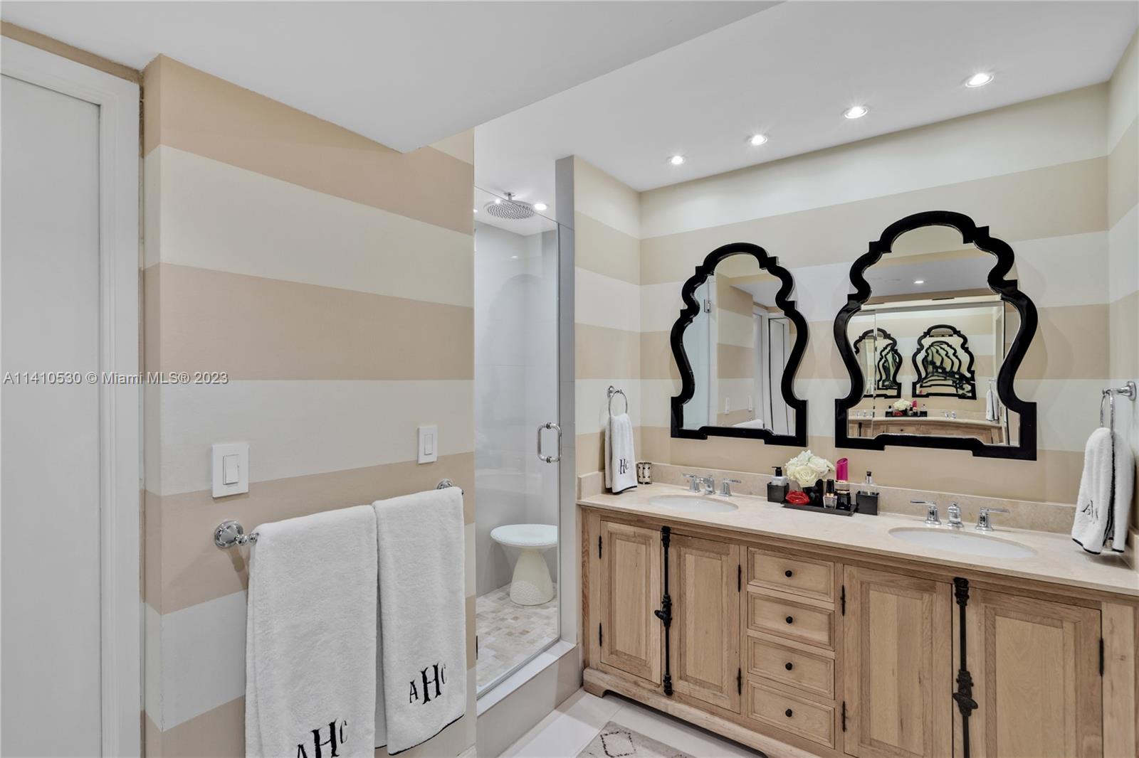 151 Crandon Blvd Unit: 142