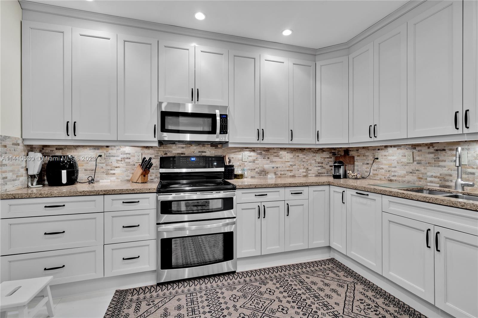 151 Crandon Blvd Unit: 142