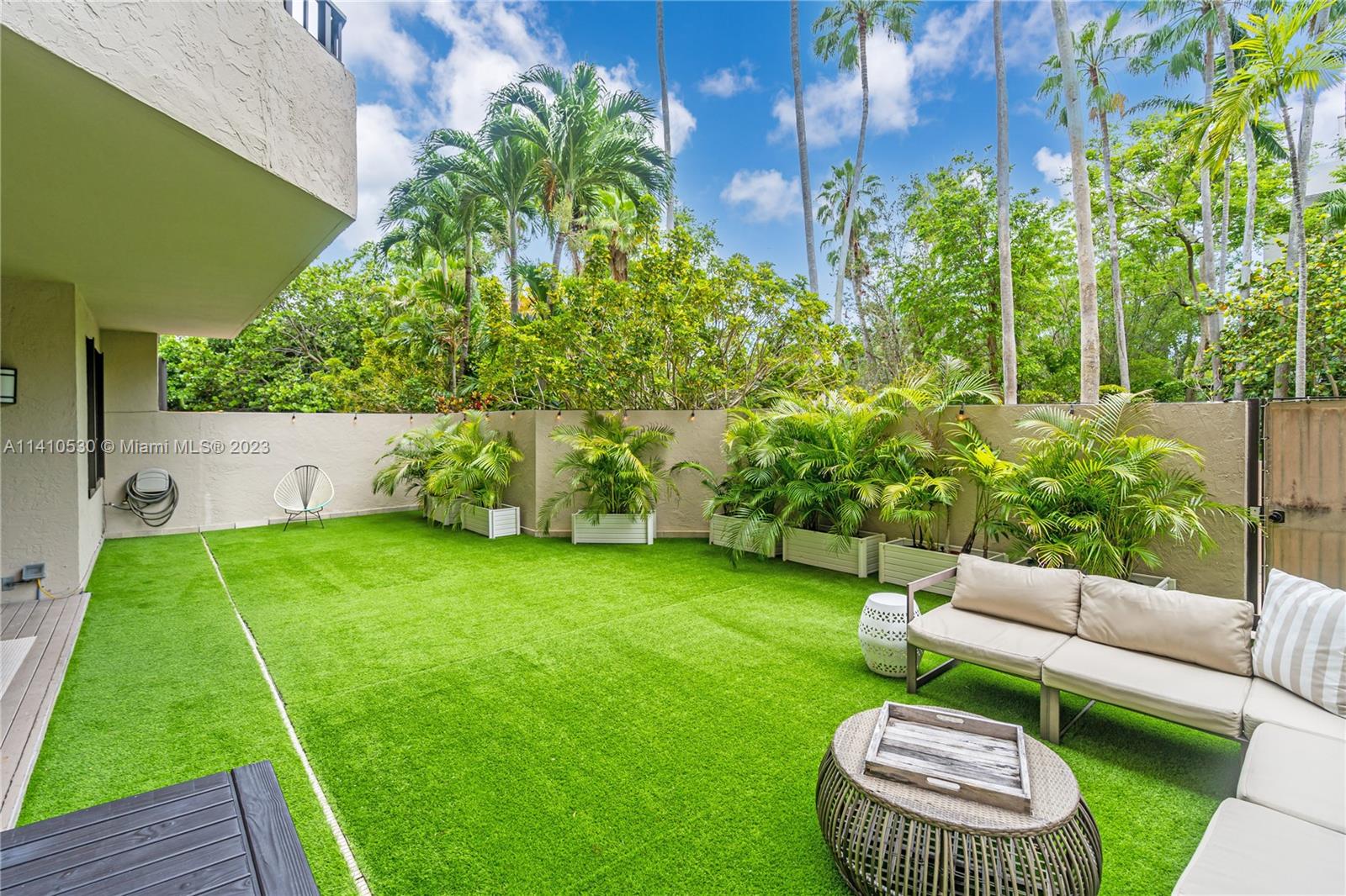 151 Crandon Blvd Unit: 142