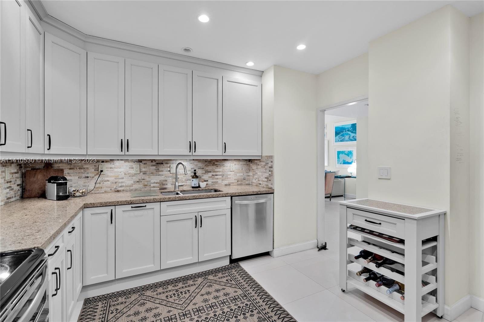 151 Crandon Blvd Unit: 142