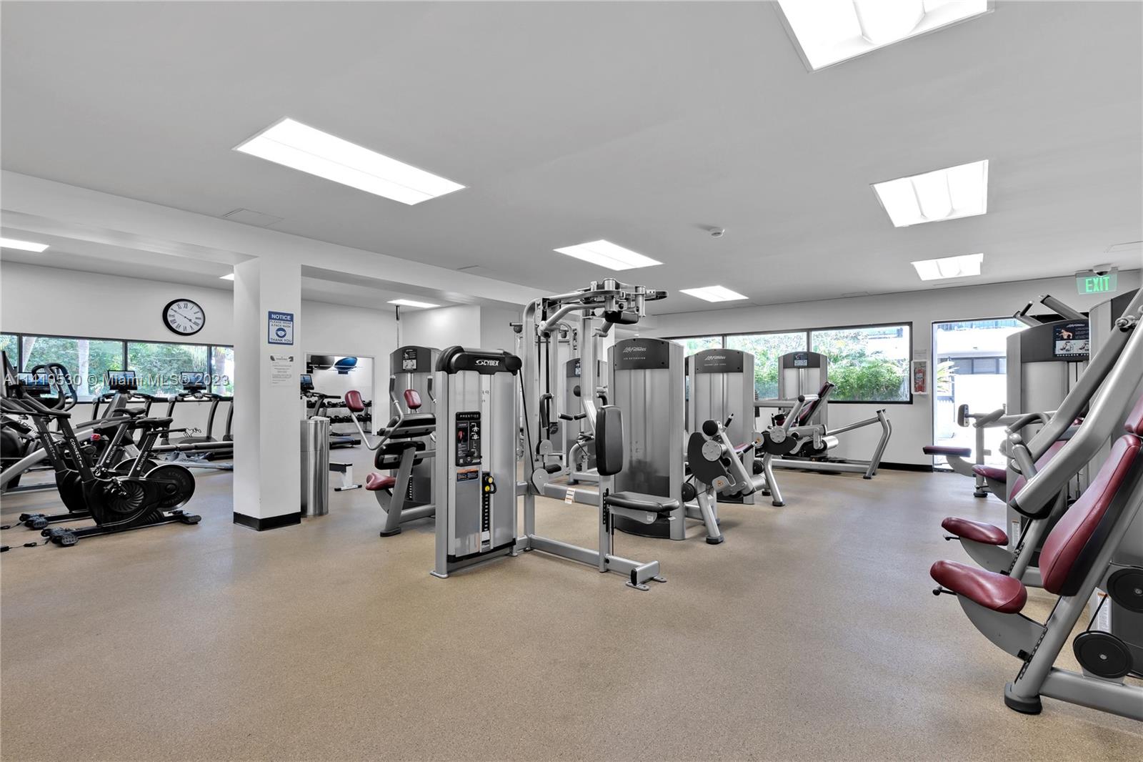 151 Crandon Blvd Unit: 142