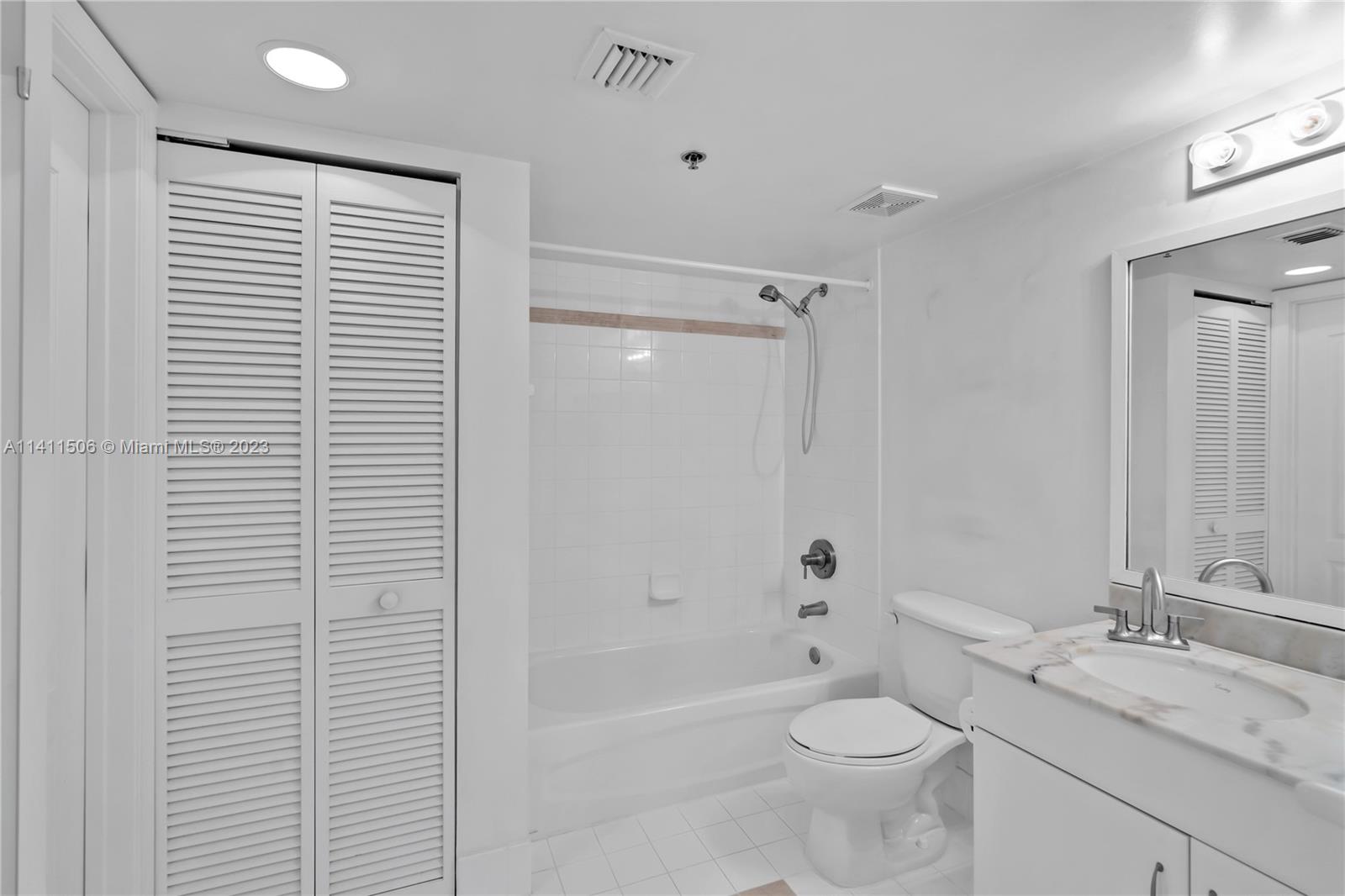 1200 Brickell Bay Dr Unit: 3606