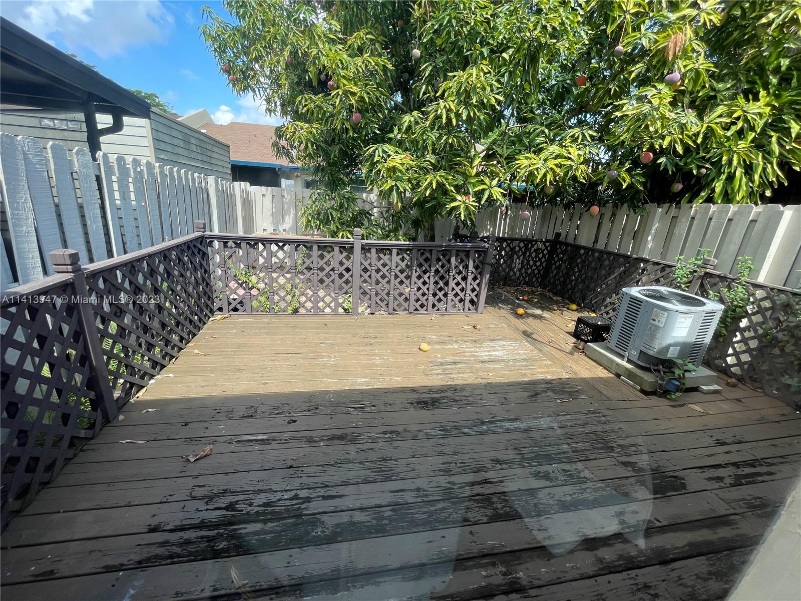 7416 NW 34th St Unit: 7416