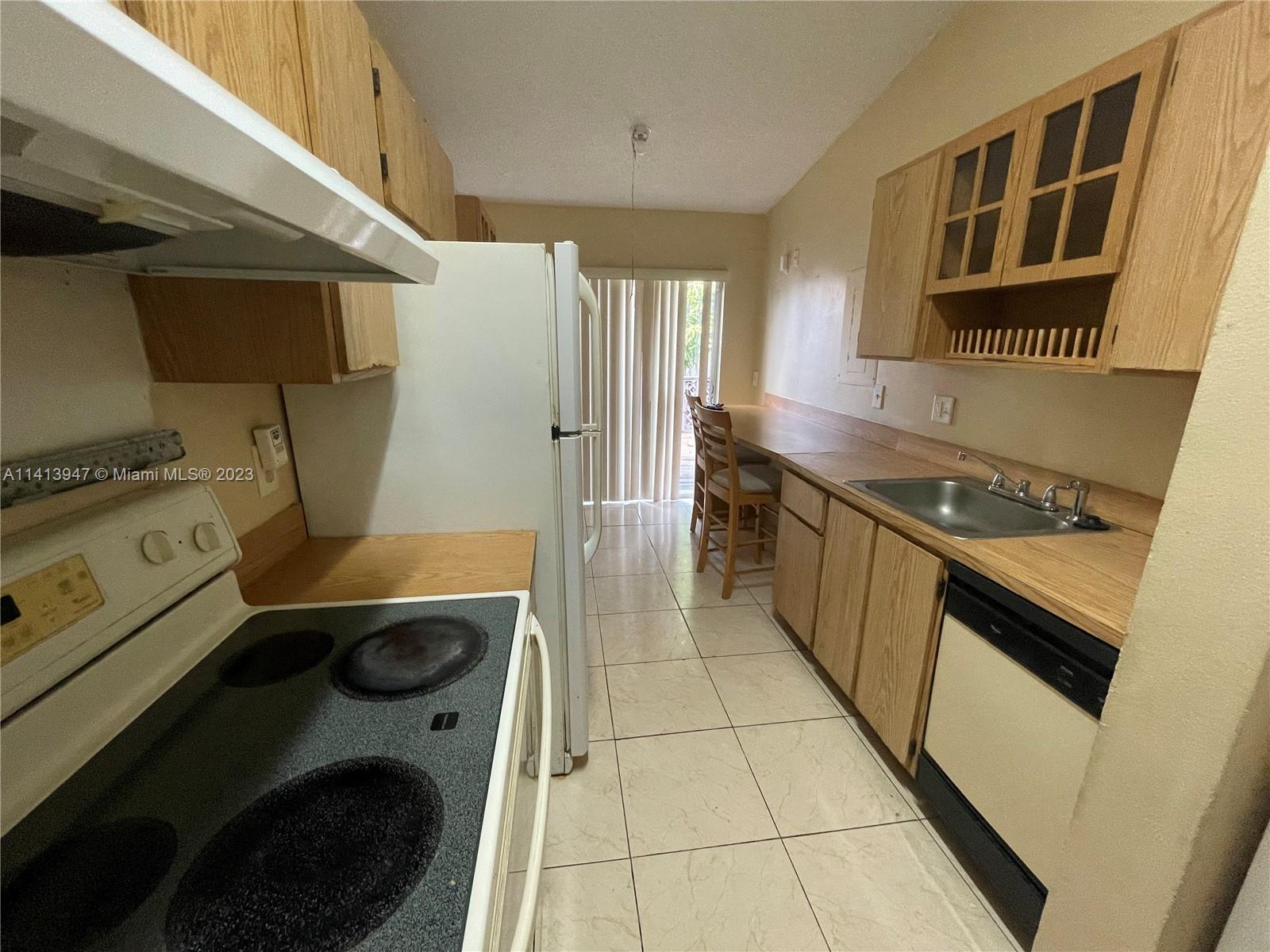 7416 NW 34th St Unit: 7416