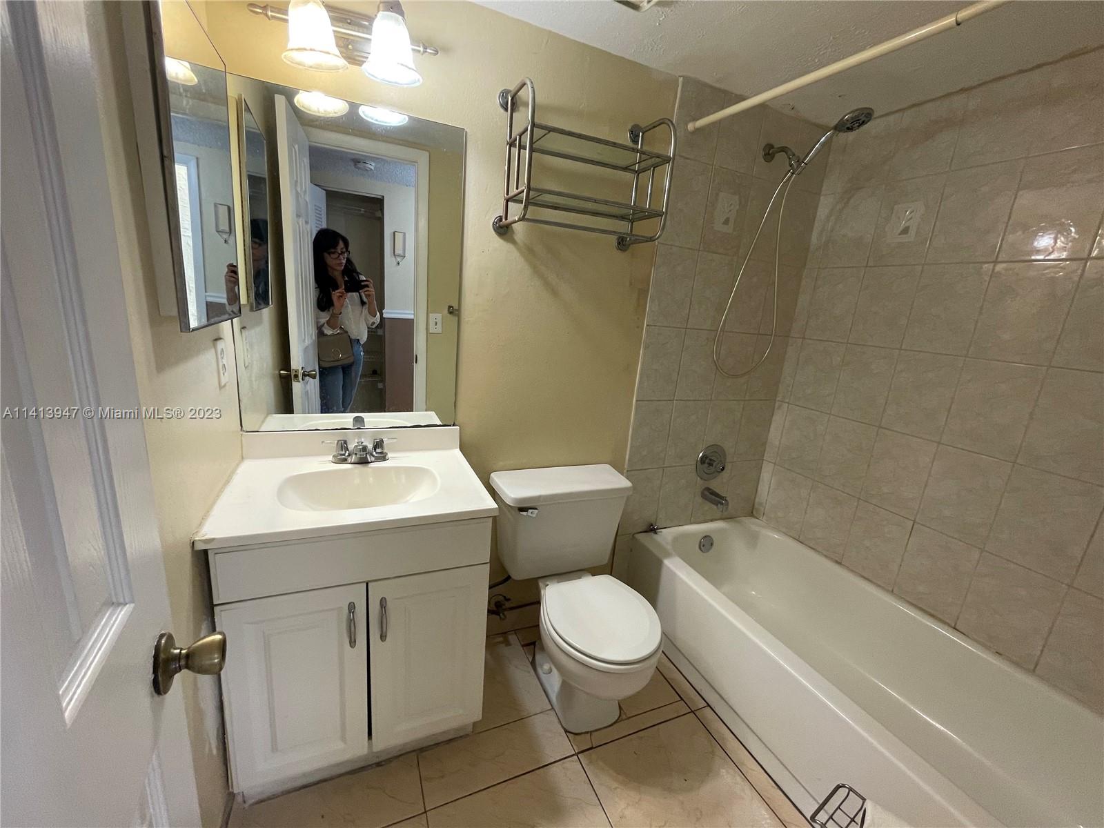 7416 NW 34th St Unit: 7416