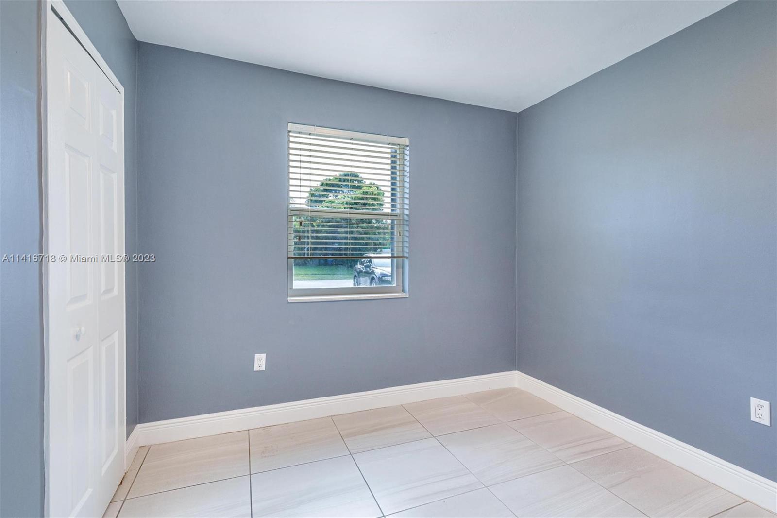 1631 N 69th Ter Unit: 1631