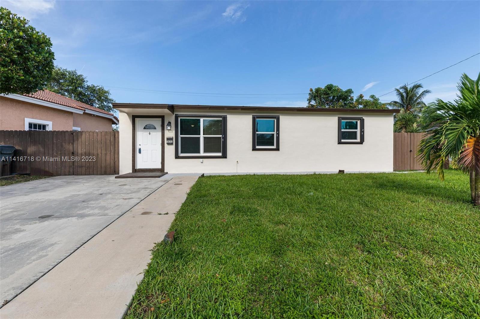 1631 N 69th Ter Unit: 1631