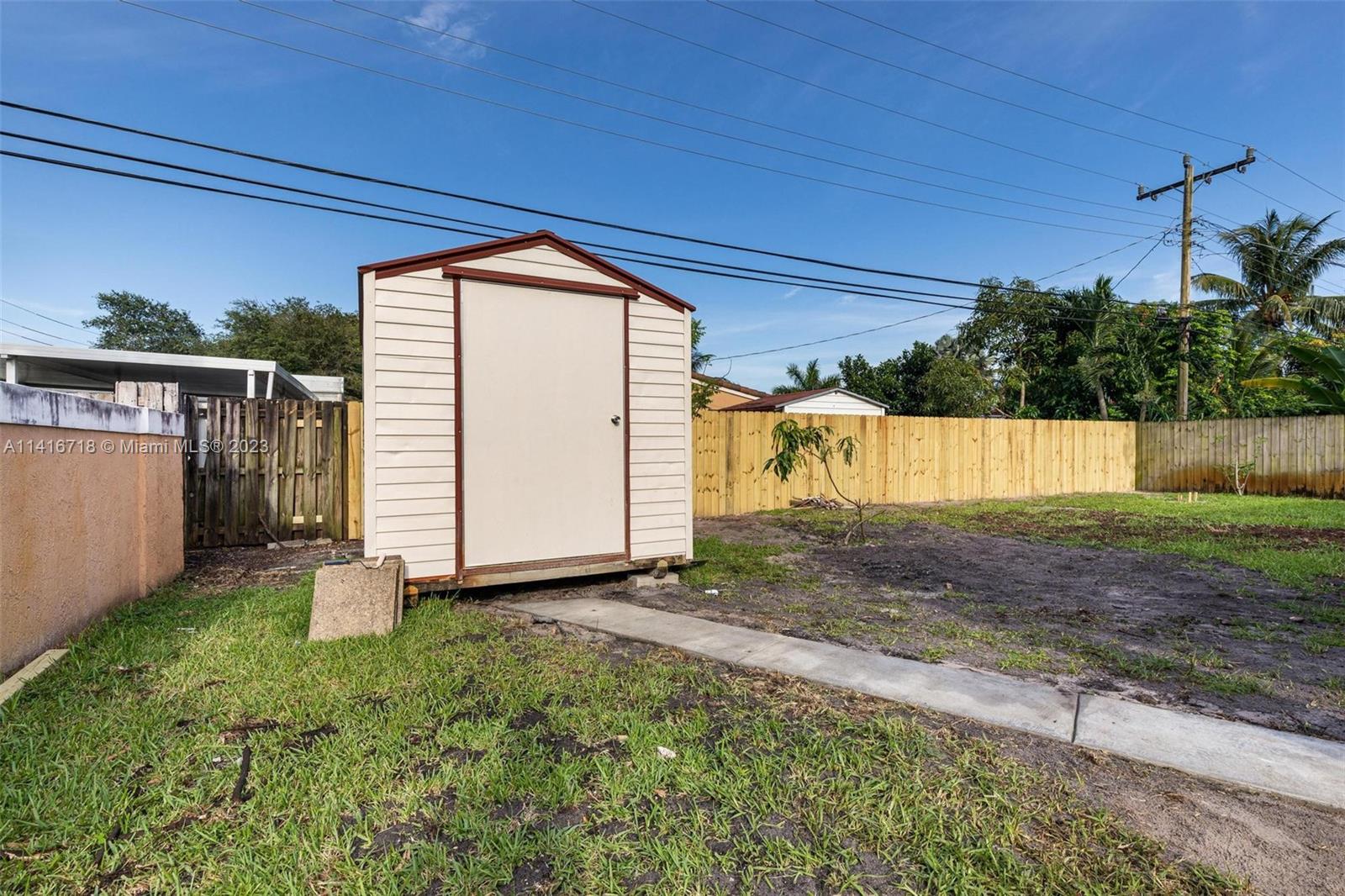 1631 N 69th Ter Unit: 1631