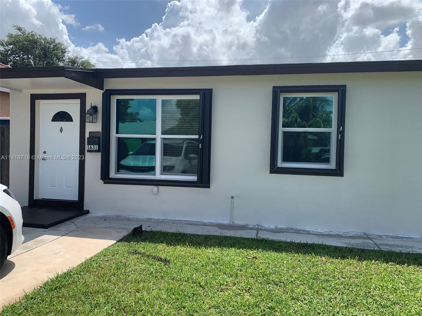 1631 N 69th Ter Unit: 1631