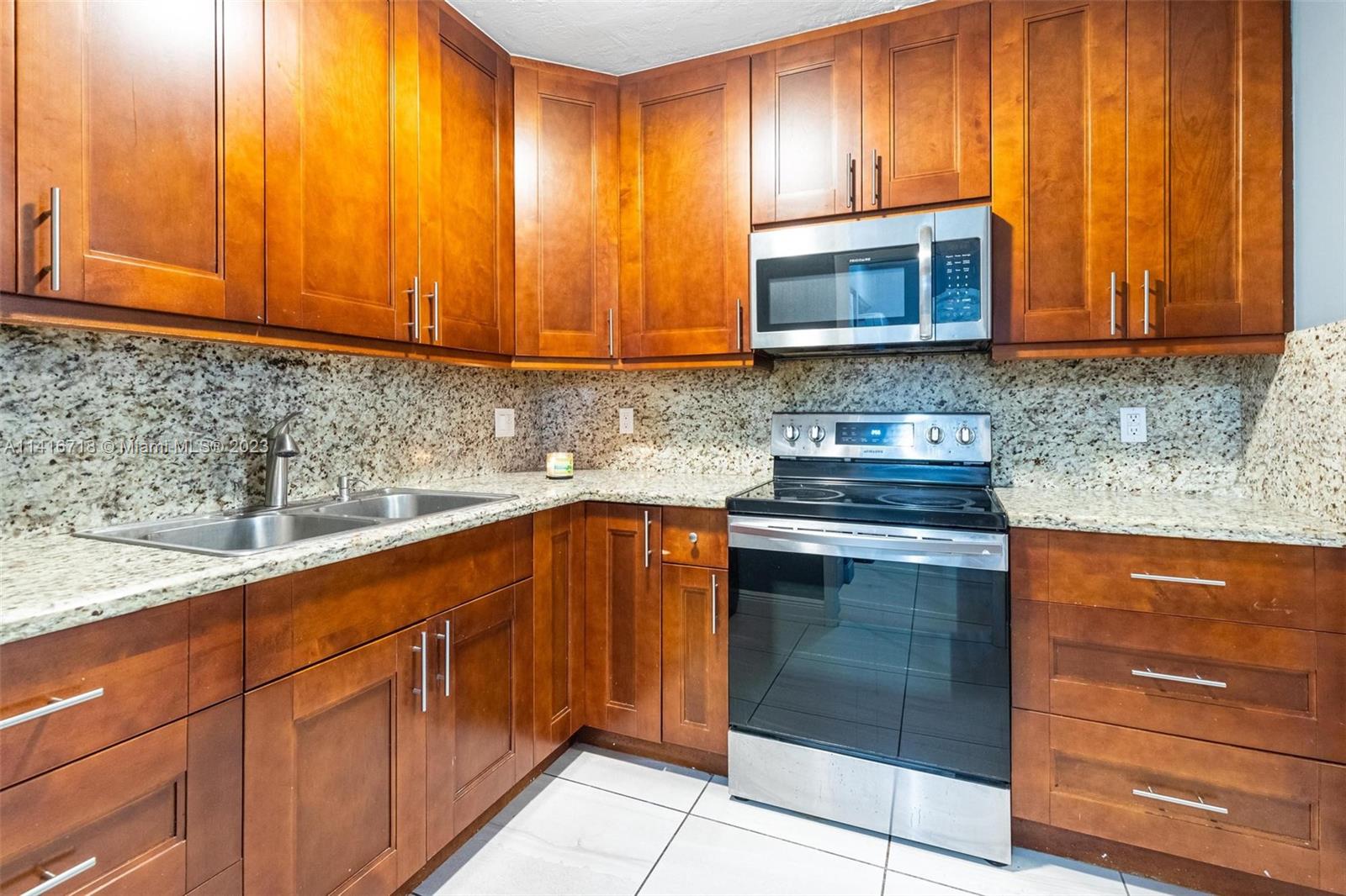 1631 N 69th Ter Unit: 1631