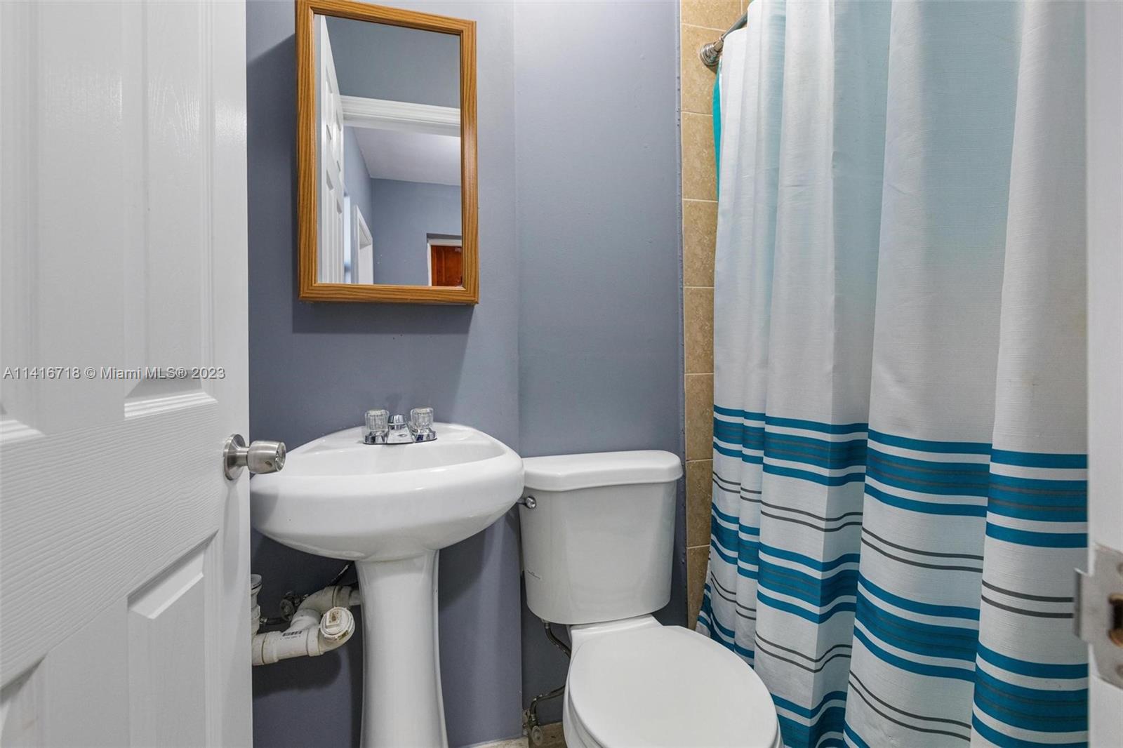1631 N 69th Ter Unit: 1631