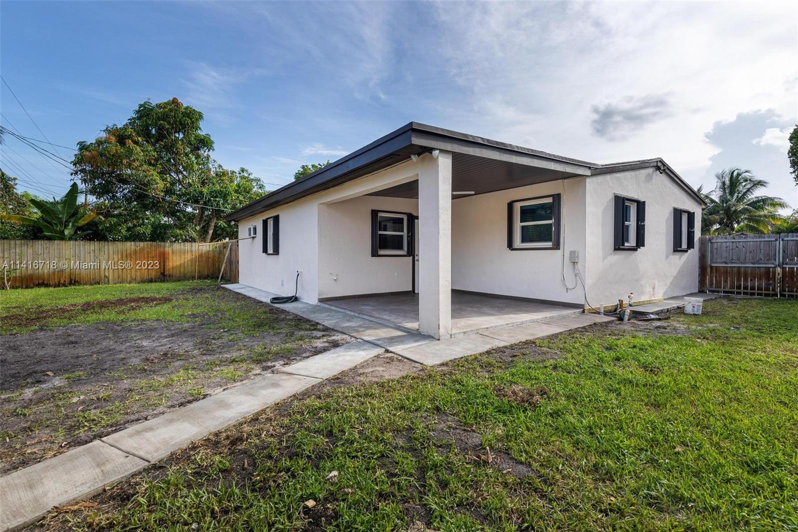 1631 N 69th Ter Unit: 1631