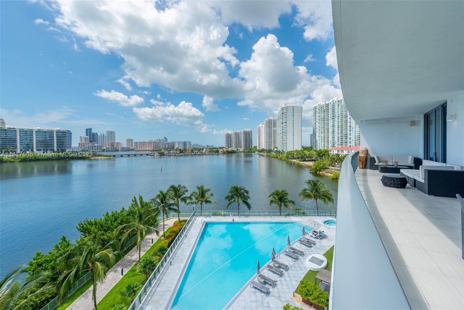3300 NE 188th St Unit: 517