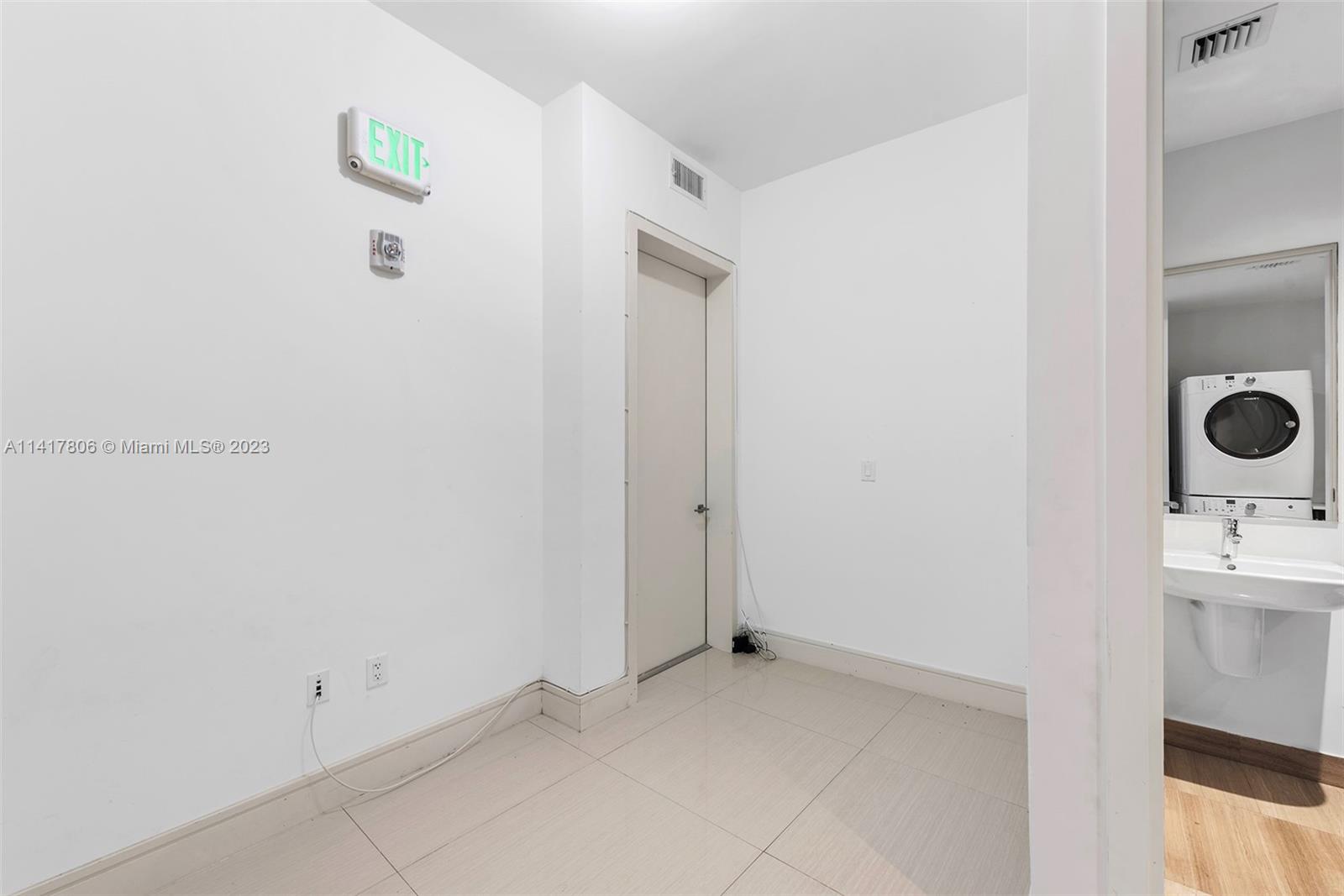 3300 NE 188th St Unit: 517